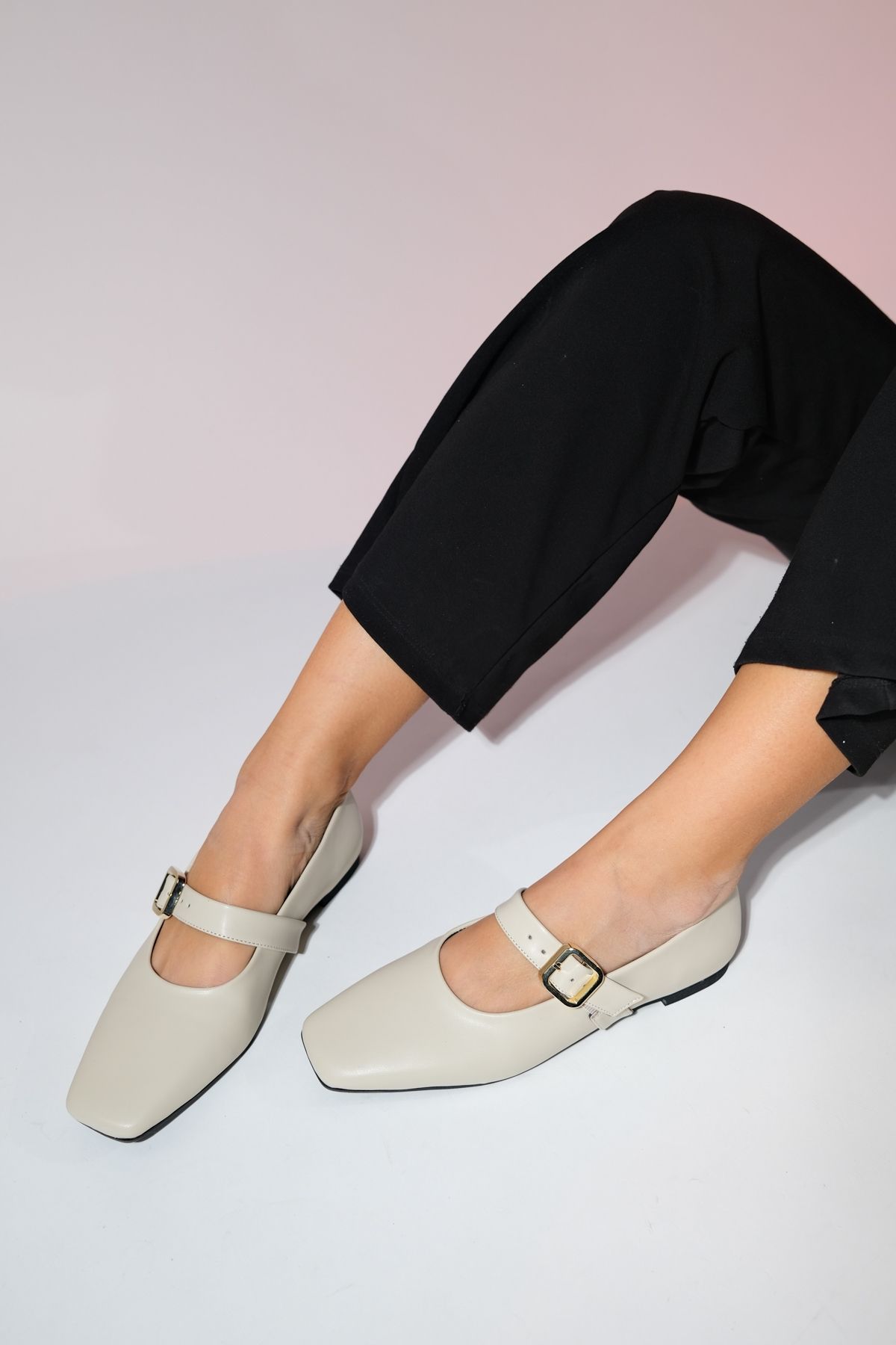 بابیت نود زنانه بلوف بژ پوست بینی کفش صاف luvishoes