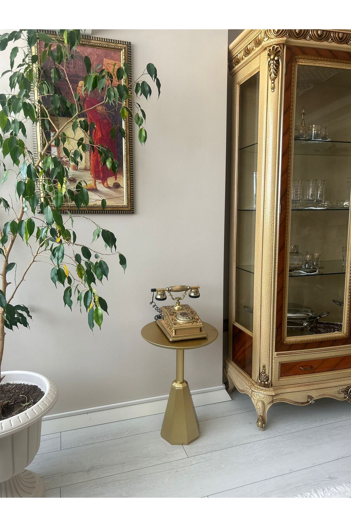 KÜPELİ GOLD renk 55 cm yan sehpa zigon