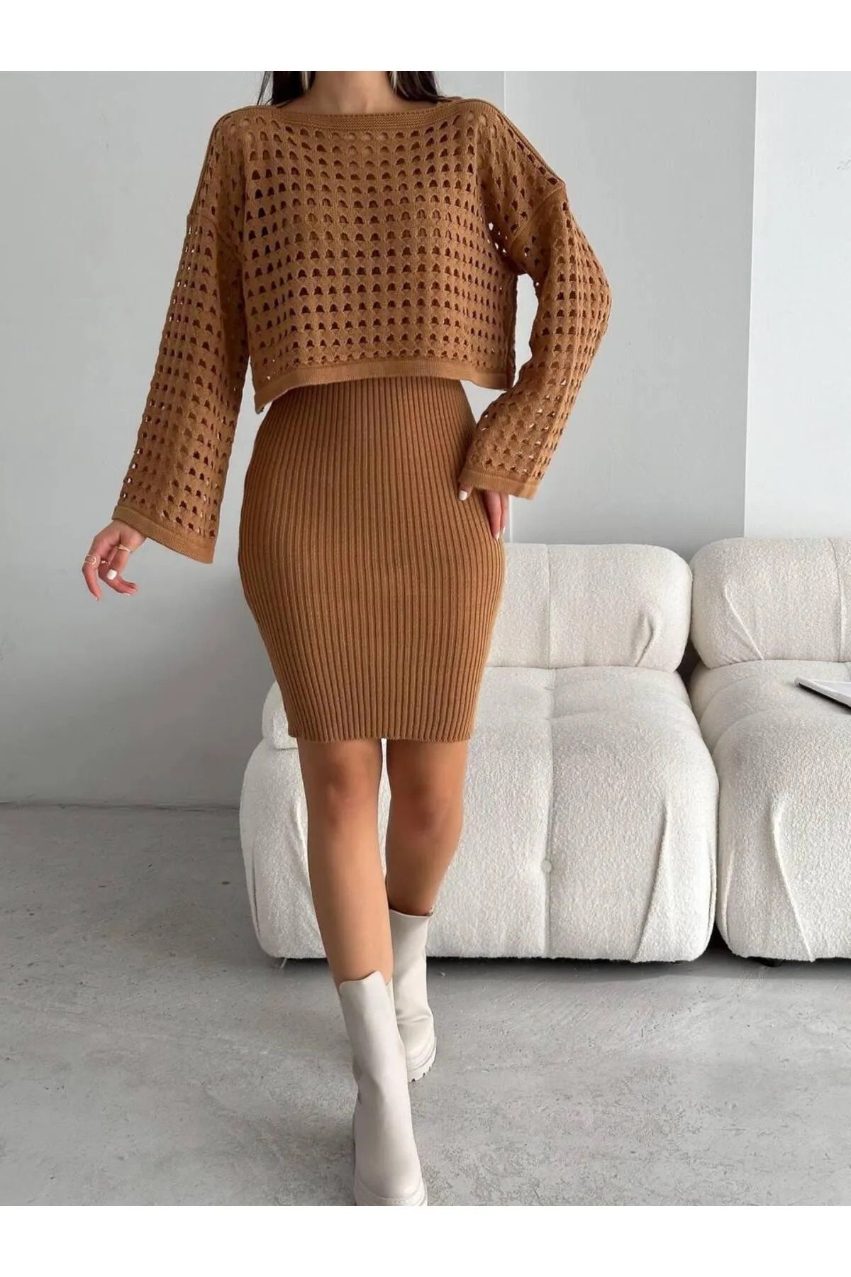 knitwear ensemble robe pull perforé