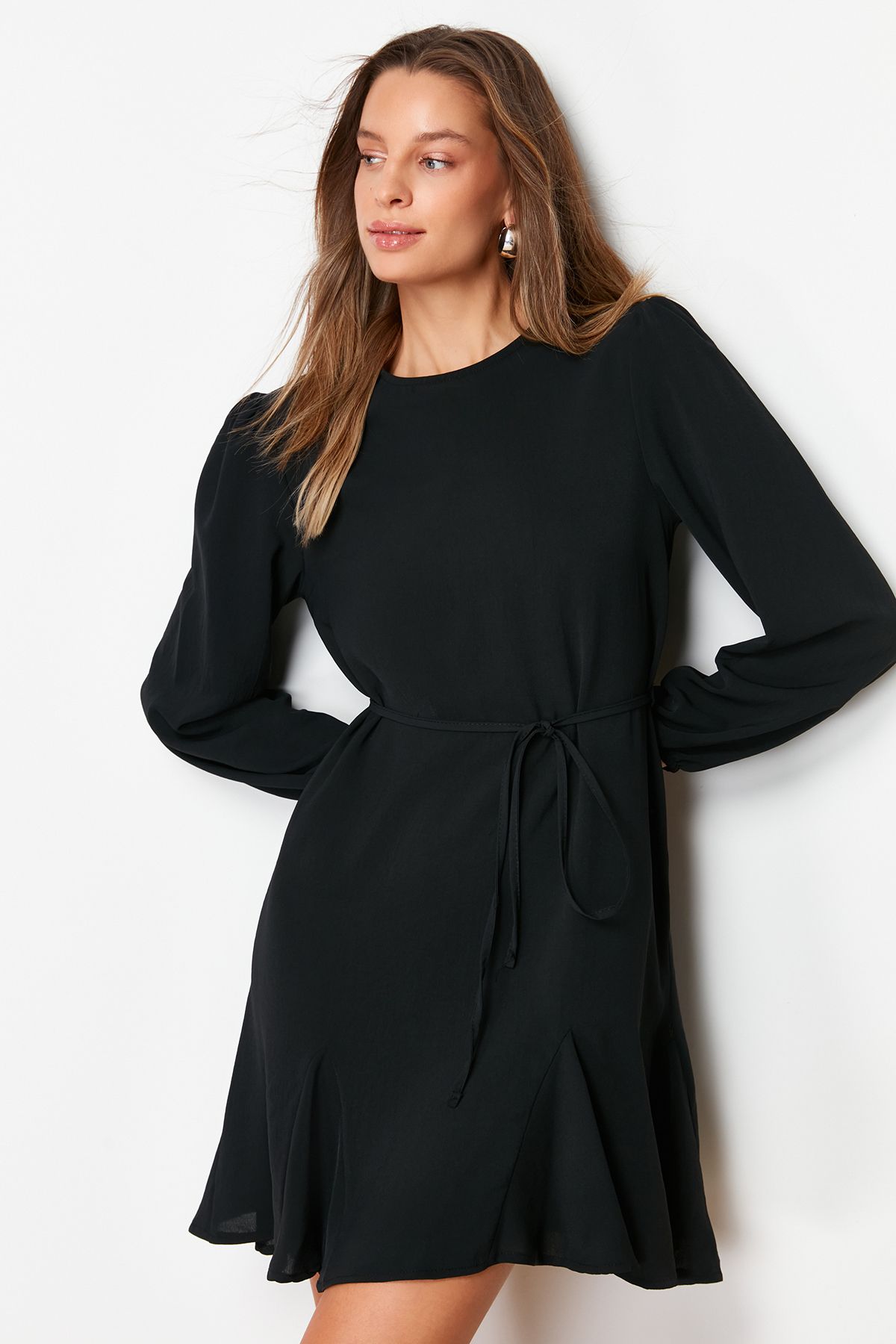 Trendyol Collection-Чорна ткана міні-сукня з вирізом горловини TWOAW24EL00337 з прямим вирізом TWOAW24EL00337 3
