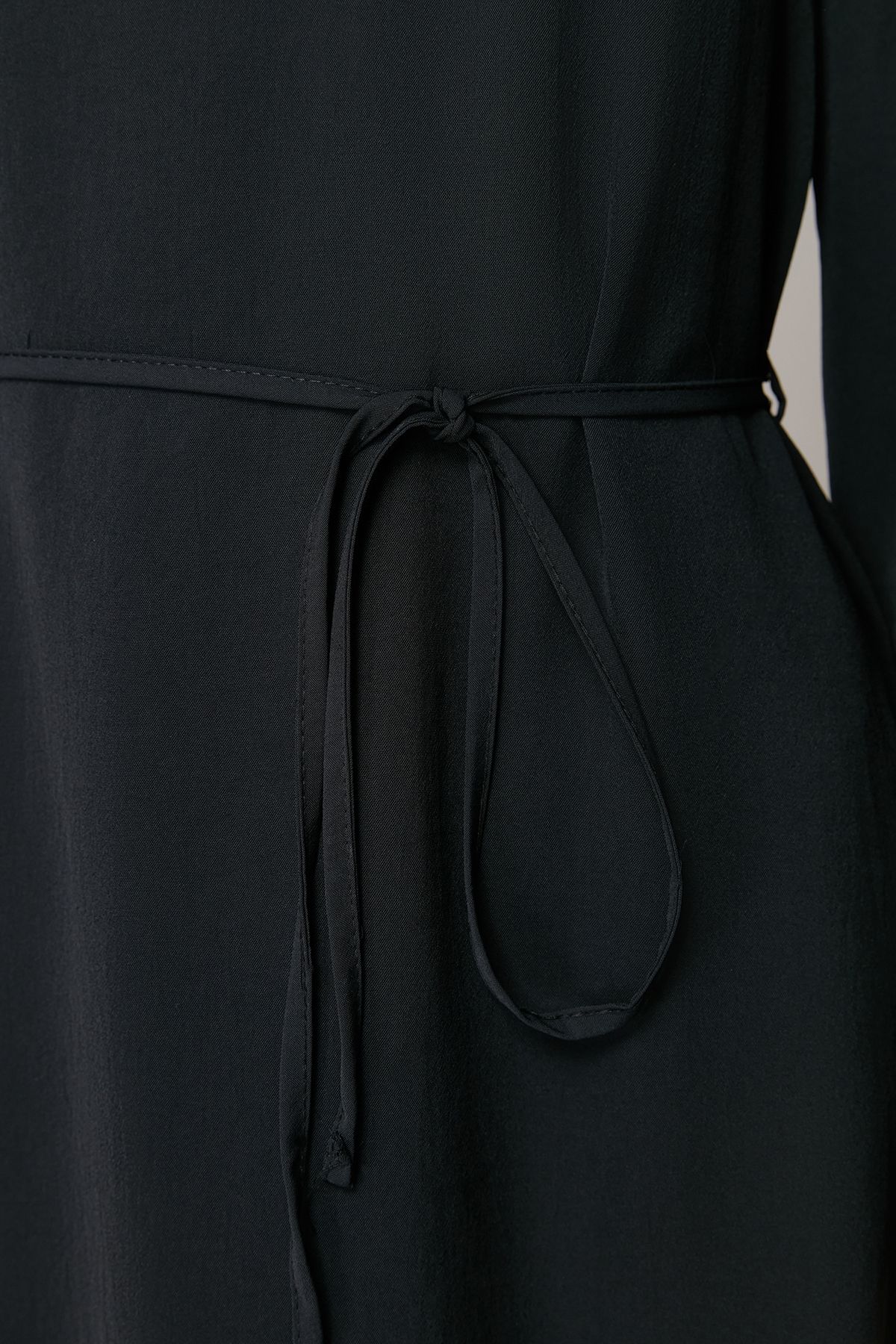 Trendyol Collection-Чорна ткана міні-сукня з вирізом горловини TWOAW24EL00337 з прямим вирізом TWOAW24EL00337 5