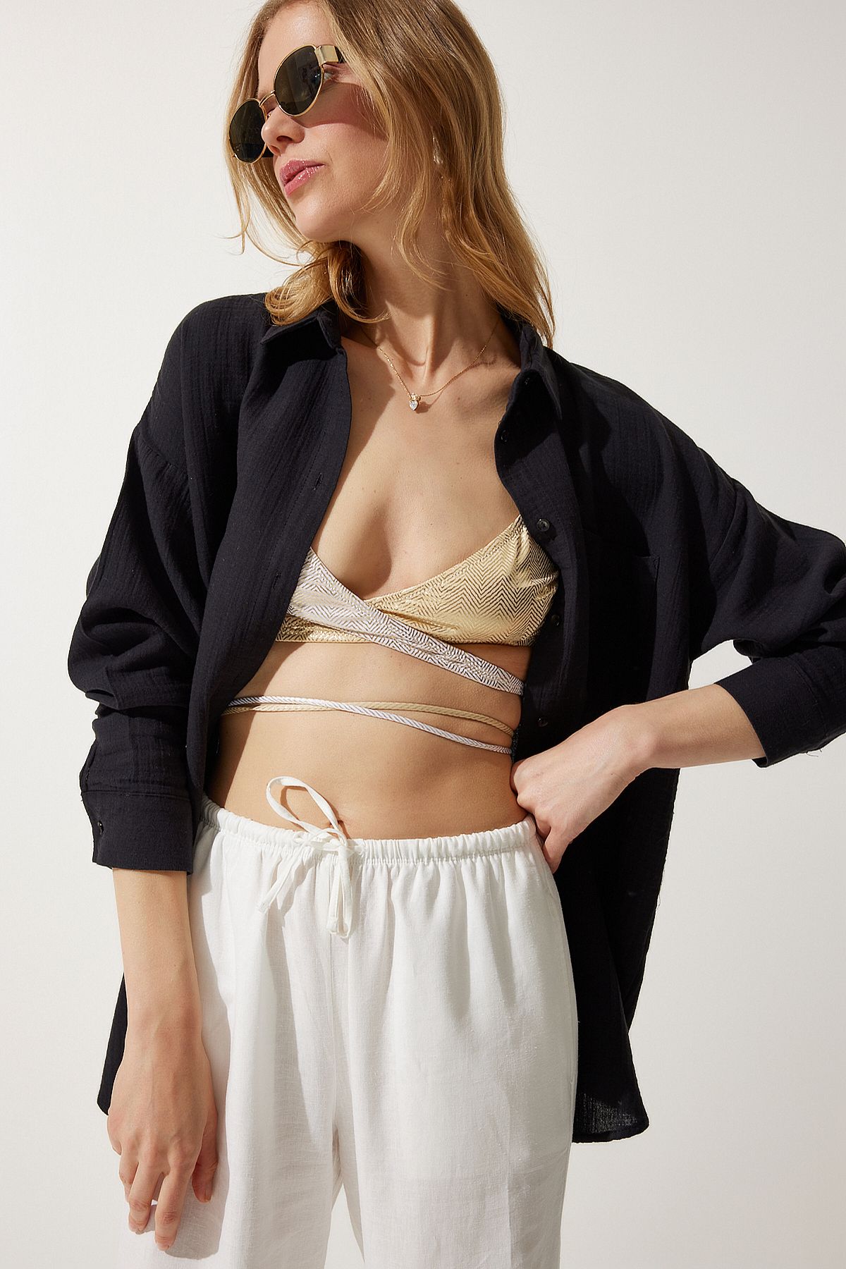 Happiness İstanbul-Schwarzes Oversize-Musselinhemd mit Taschen für Damen MX00150 4