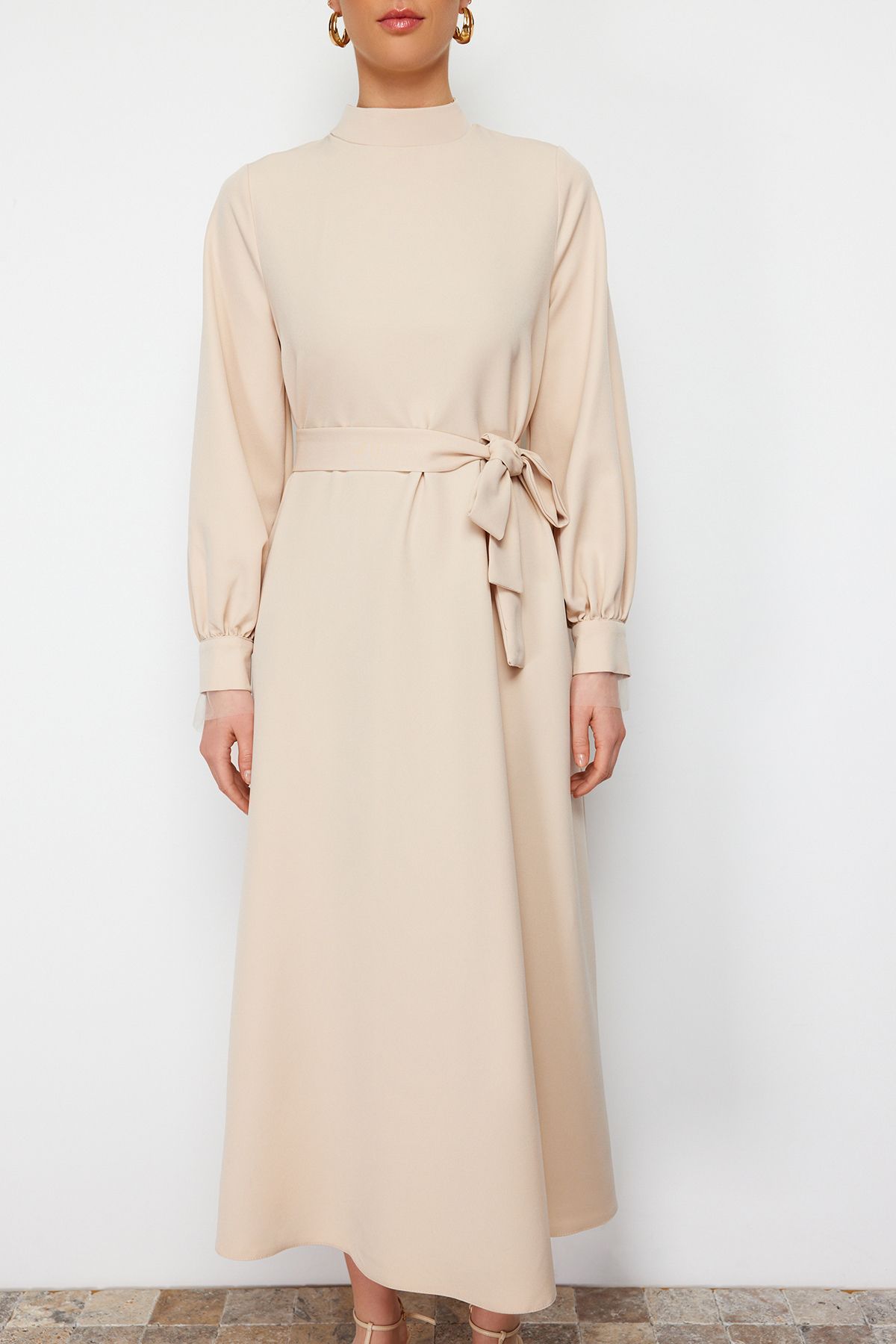 Trendyol Modest-Béžový stojáček s límečkem detail tkané šaty Tctss24Eb00174 4