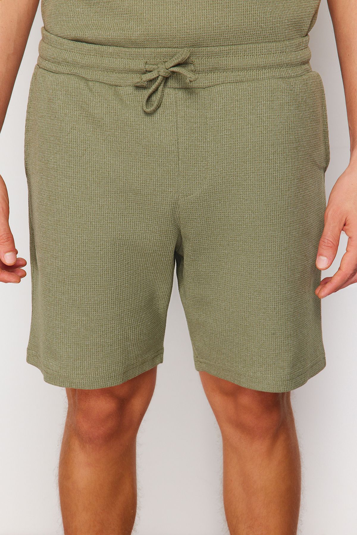 Trendyol Collection-Lehké khaki pletené šortky Regular Fit Waffle Sada pyžama TMNSS23PT00036 5