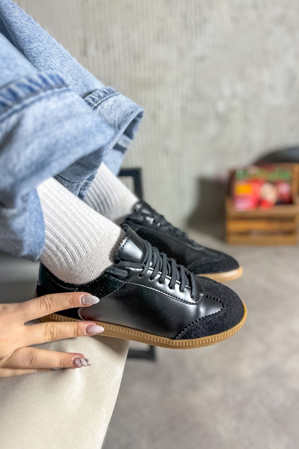 SHOEBELLAS Araz Black Skin Suede Detailed Women s Sneakers