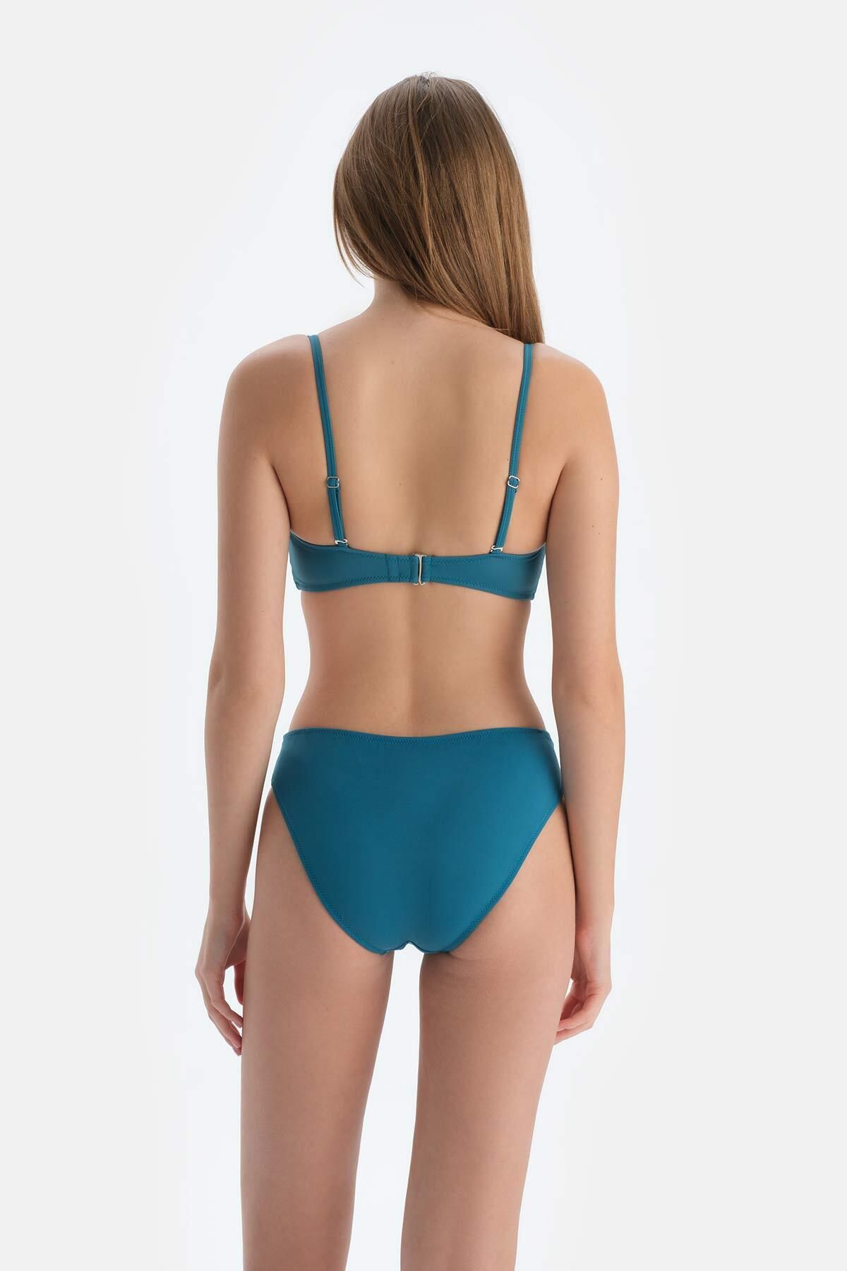 complete the look image