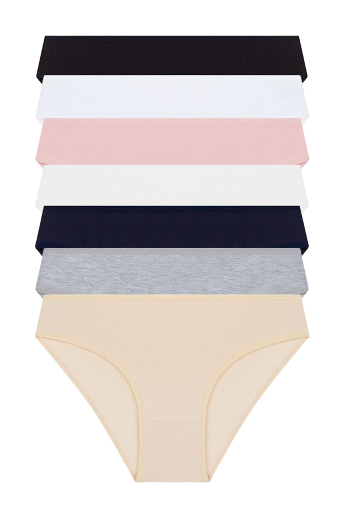 une femme en coton basic avec une culotte 7