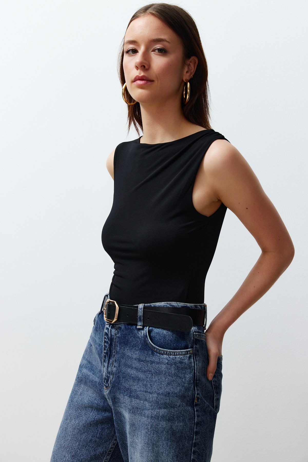 Trendyol Collection Black Gather részletes csónak nyakú, rugalmas, pattintható kötött test TWOSS24BD00020