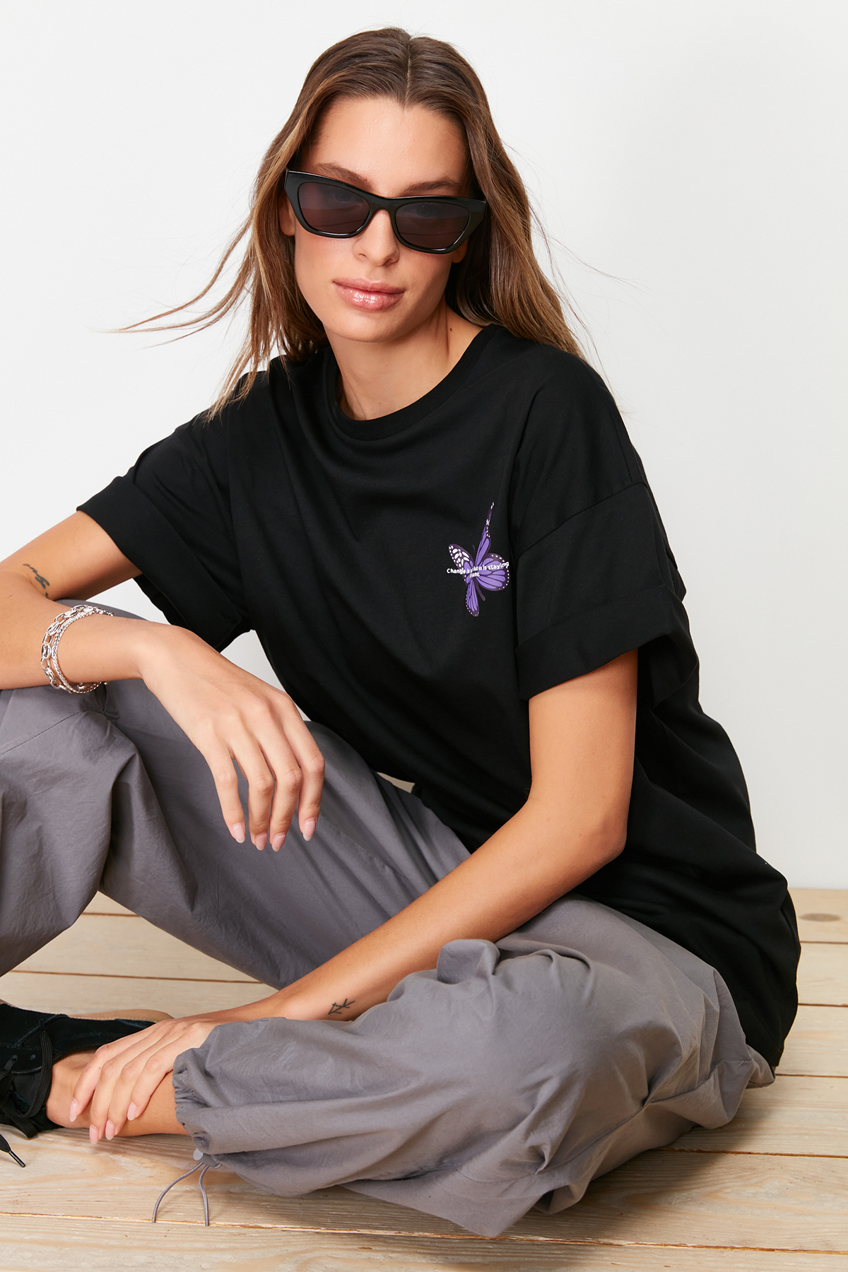 تي شيرت محبوك أسود 100% من القطن الأمامي والخلفي م...