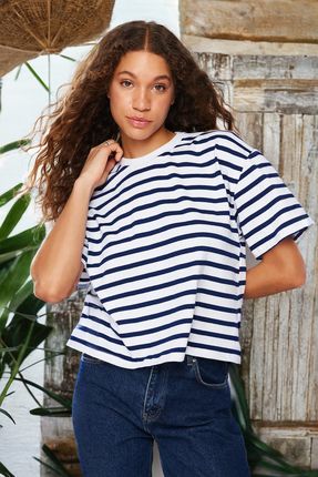 TRENDYOLMİLLA Lacivert Çizgili %100 Pamuk Asimetrik Loose/Rahat Kesim Örme T-Shirt TWOSS24TS00058
