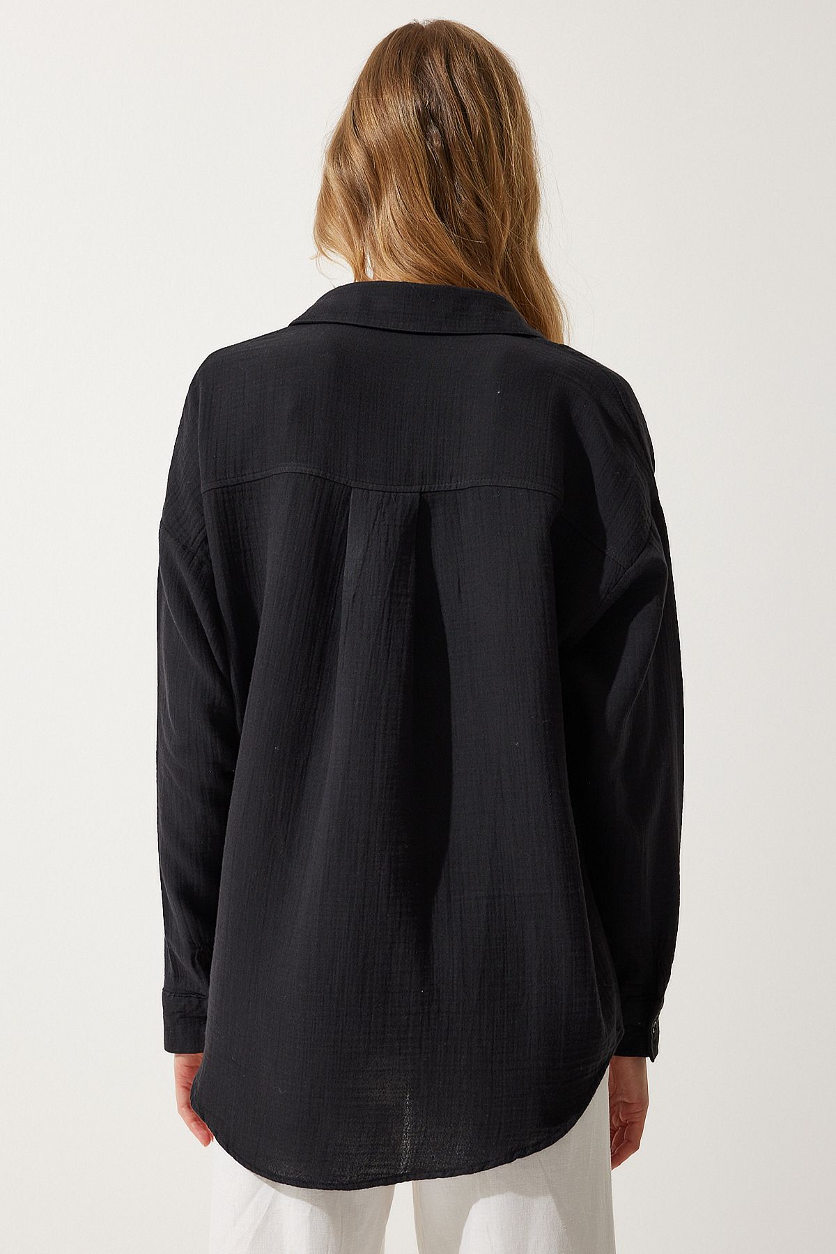 Happiness İstanbul-Schwarzes Oversize-Musselinhemd mit Taschen für Damen MX00150 8