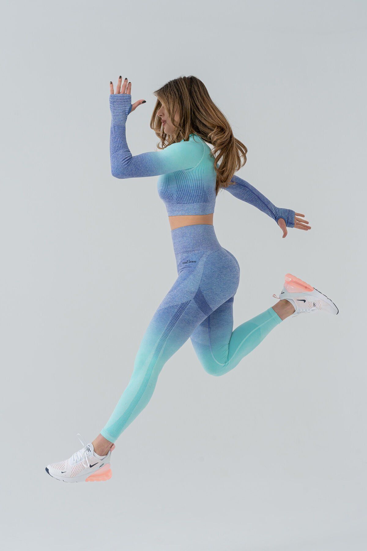 modamall-Seamless Pusph-Up Gradient Pattern Recovery Sports Suit 3