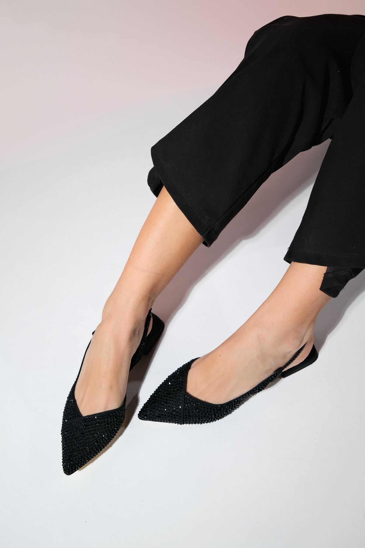 صندل سیاه زنانه جوکر پوستی استوار بینی luvishoes
