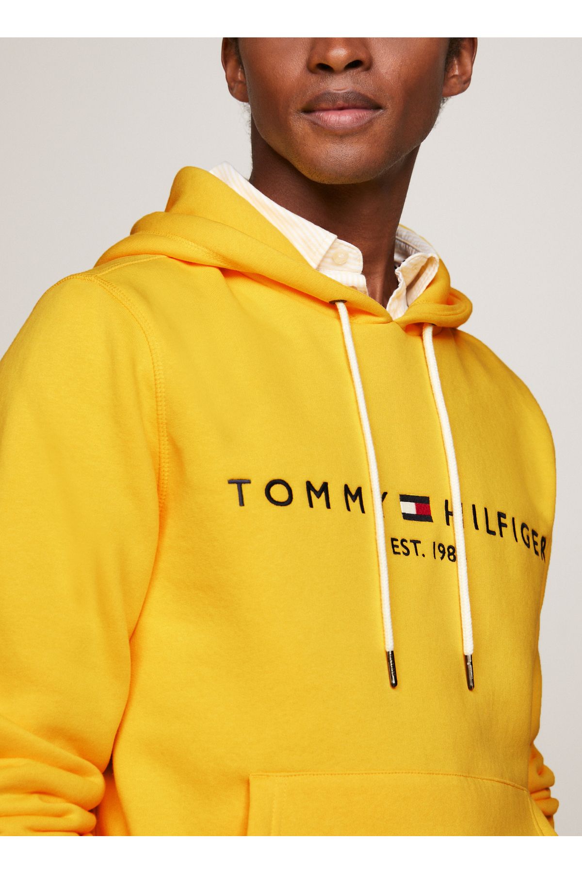Tommy Hilfiger Kapu on Yaka Sar Erkek Sweatsh rt Mw0mw11599 Fiyat Yorumlar Trendyol
