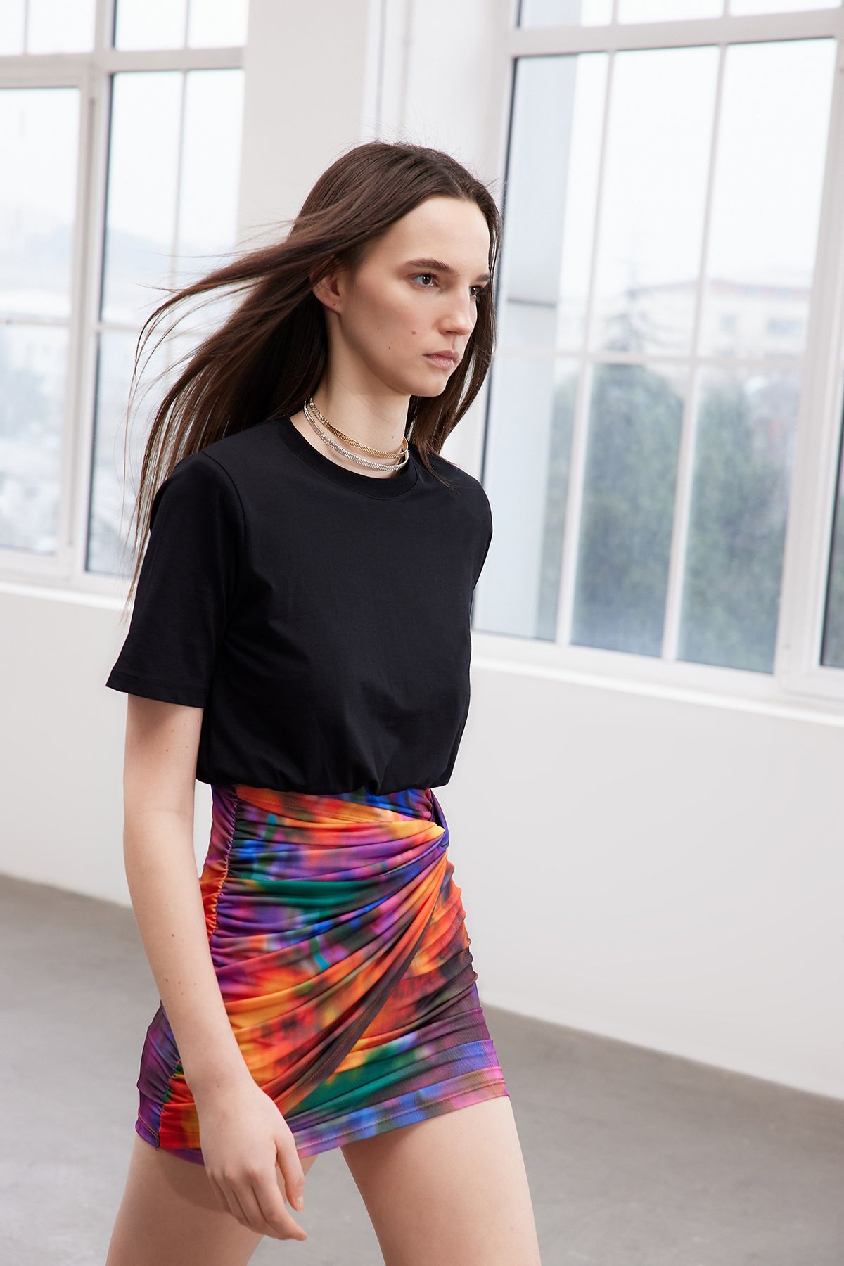 Trendyol Collection-Černá limitovaná edice se vzorem nasbírané zavinovací elastické pletené minišaty TWOSS24EL00561 3