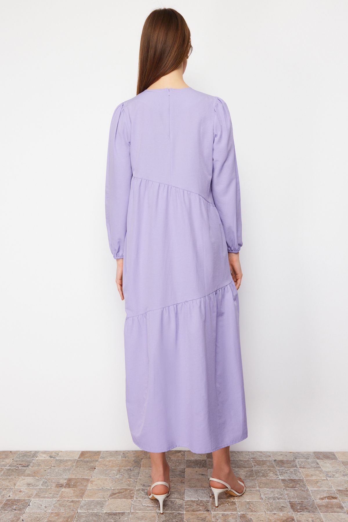 Trendyol Modest-Fliederfarbenes, detailliertes, gewebtes Baumwollkleid mit weitem Schnitt TCTSS21EL3470 6