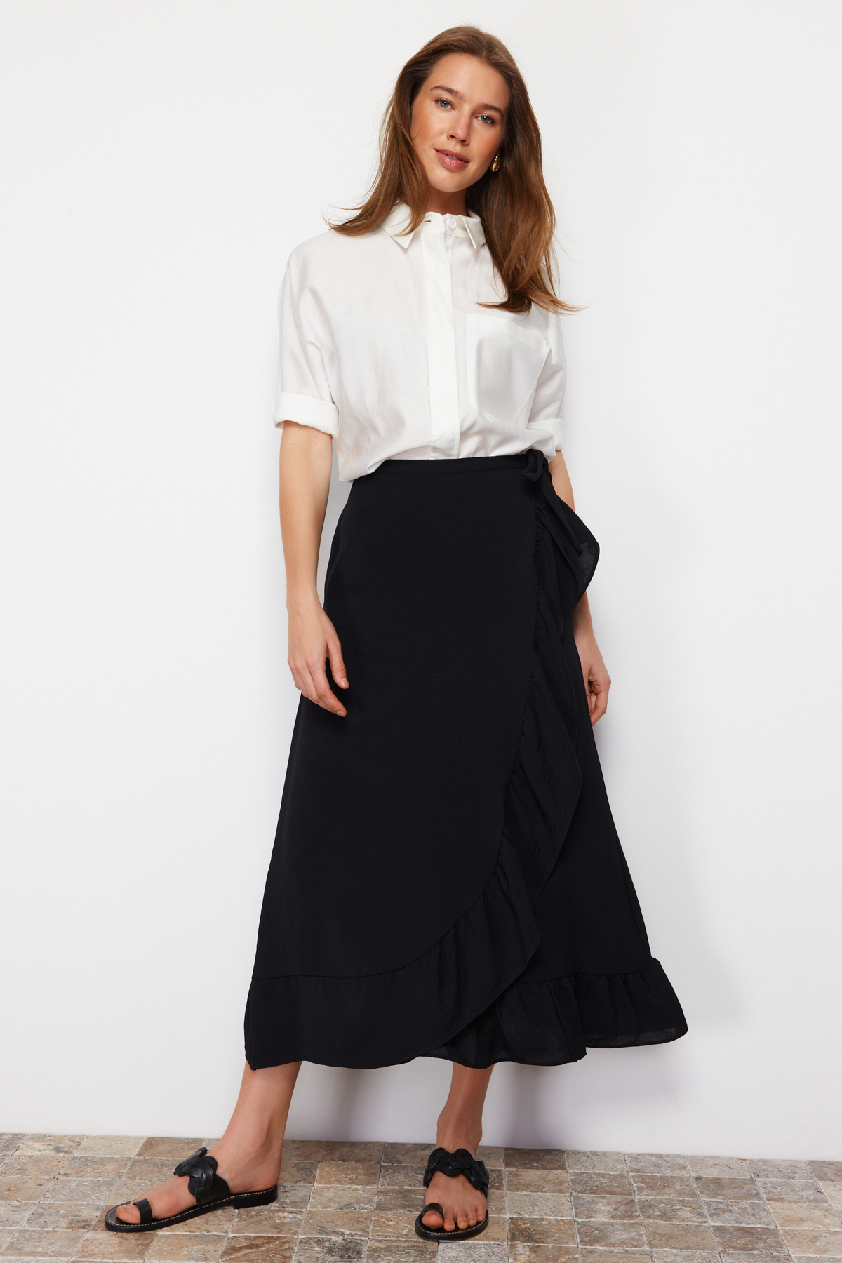 Trendyolmilla  Siyah Anvelop Volanlı Dokuma Etek TCTSS21ET0579 - Görsel 6