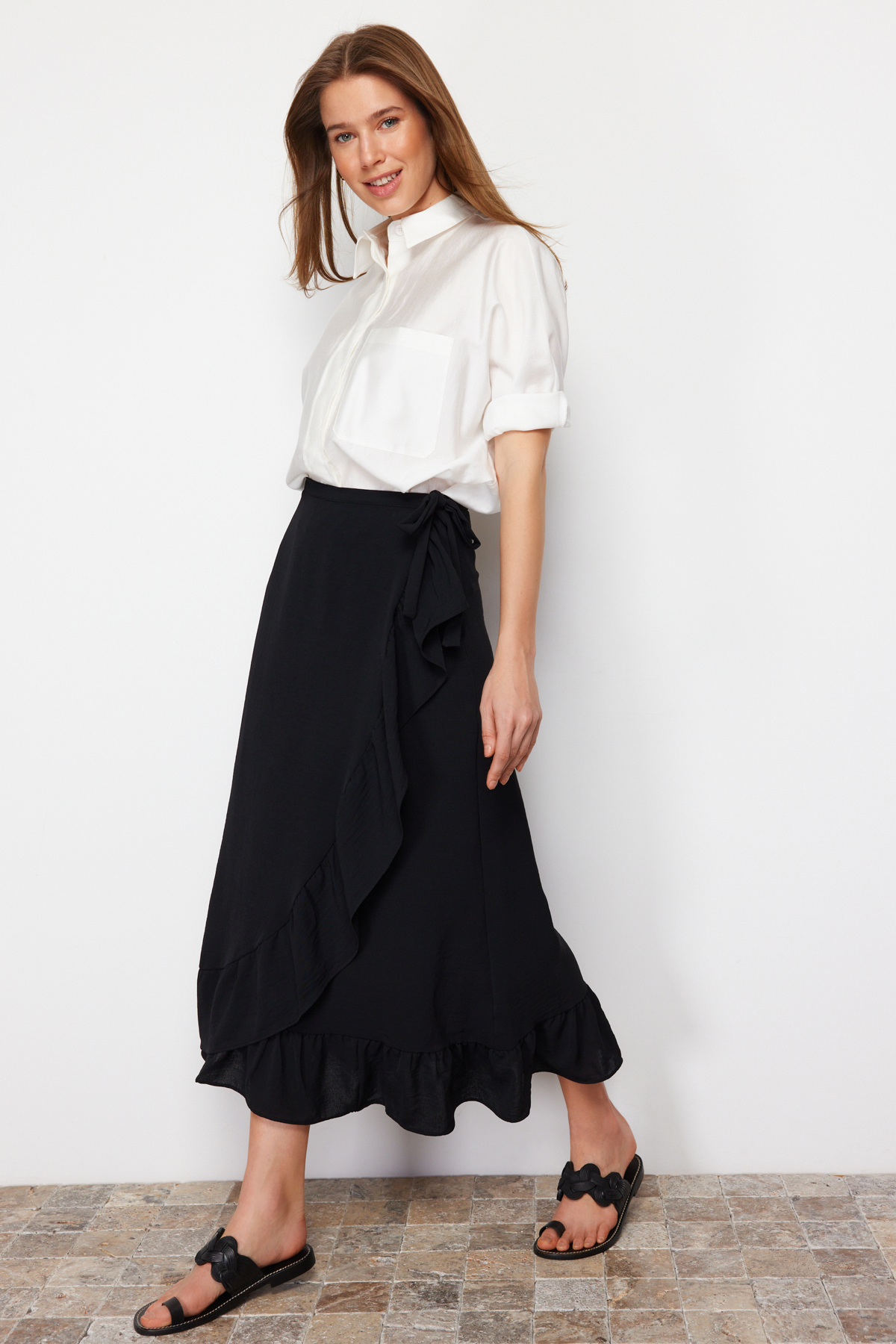 Trendyolmilla  Siyah Anvelop Volanlı Dokuma Etek TCTSS21ET0579 - Görsel 7