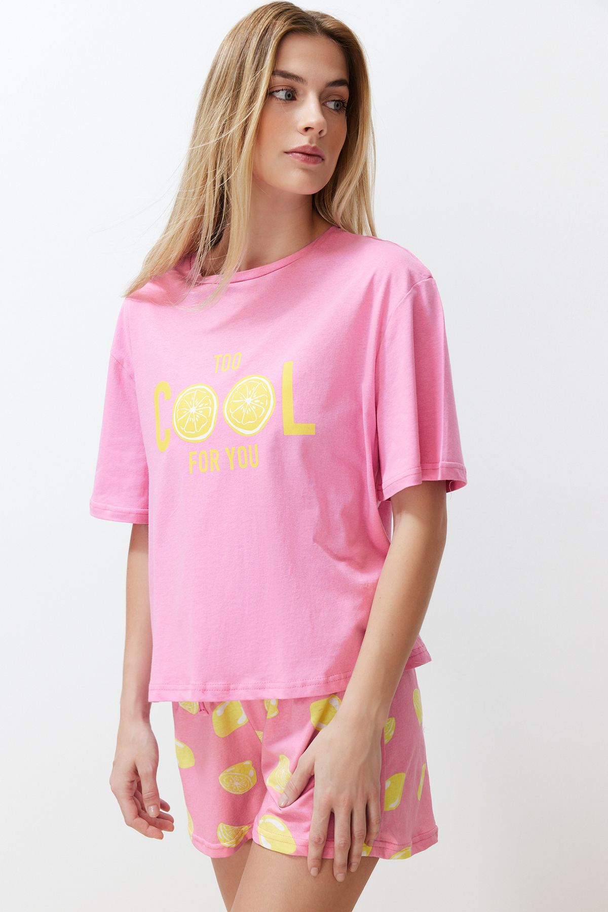 Trendyol Collection-Sada pyžama s ovocným potiskem a růžovými šortkami 100% bavlna - THMSS24PT00226 3