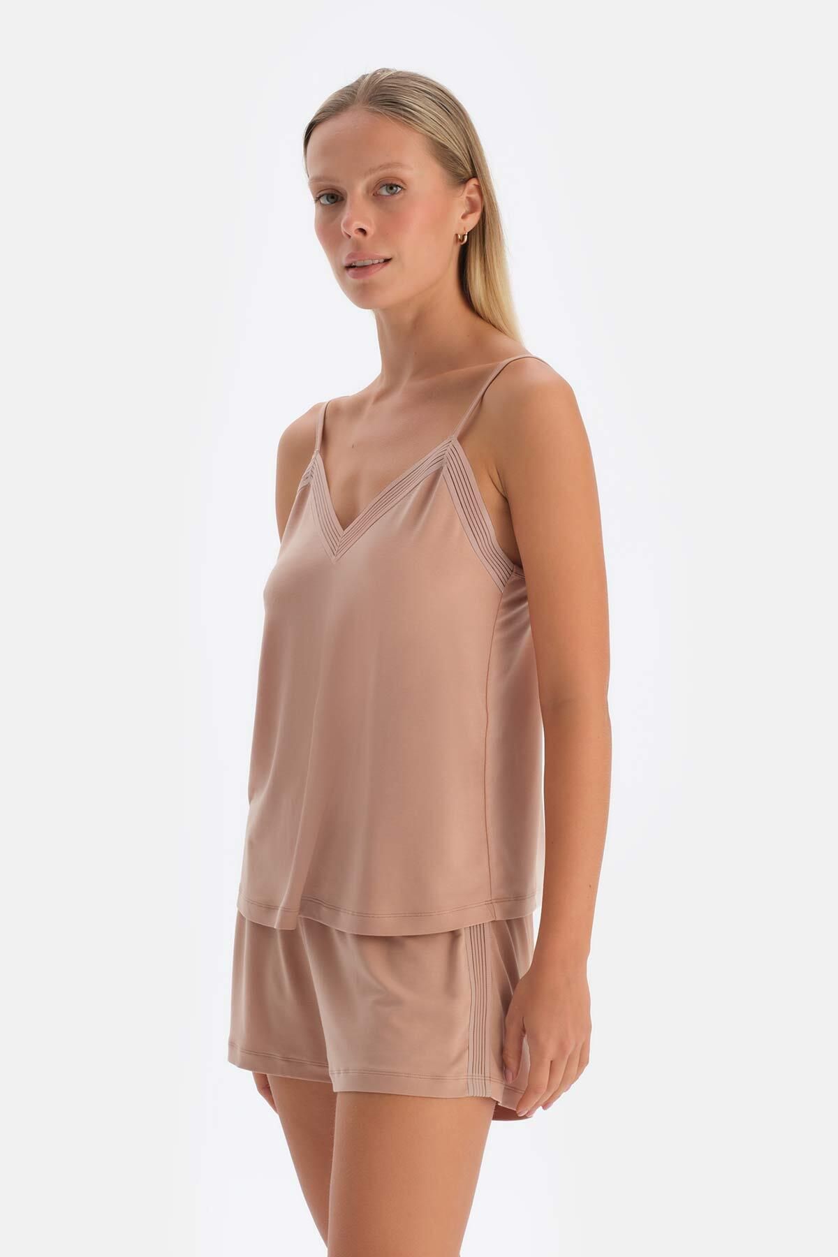 Dagi-Basic Light Brown Shorts 1