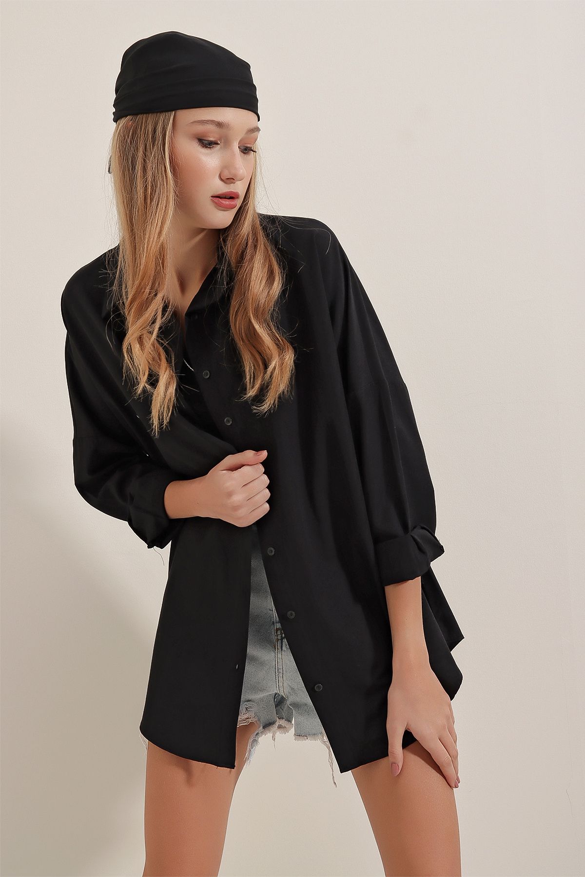 Kadın Siyah Oversize Uzun Basic Gömlek 3900