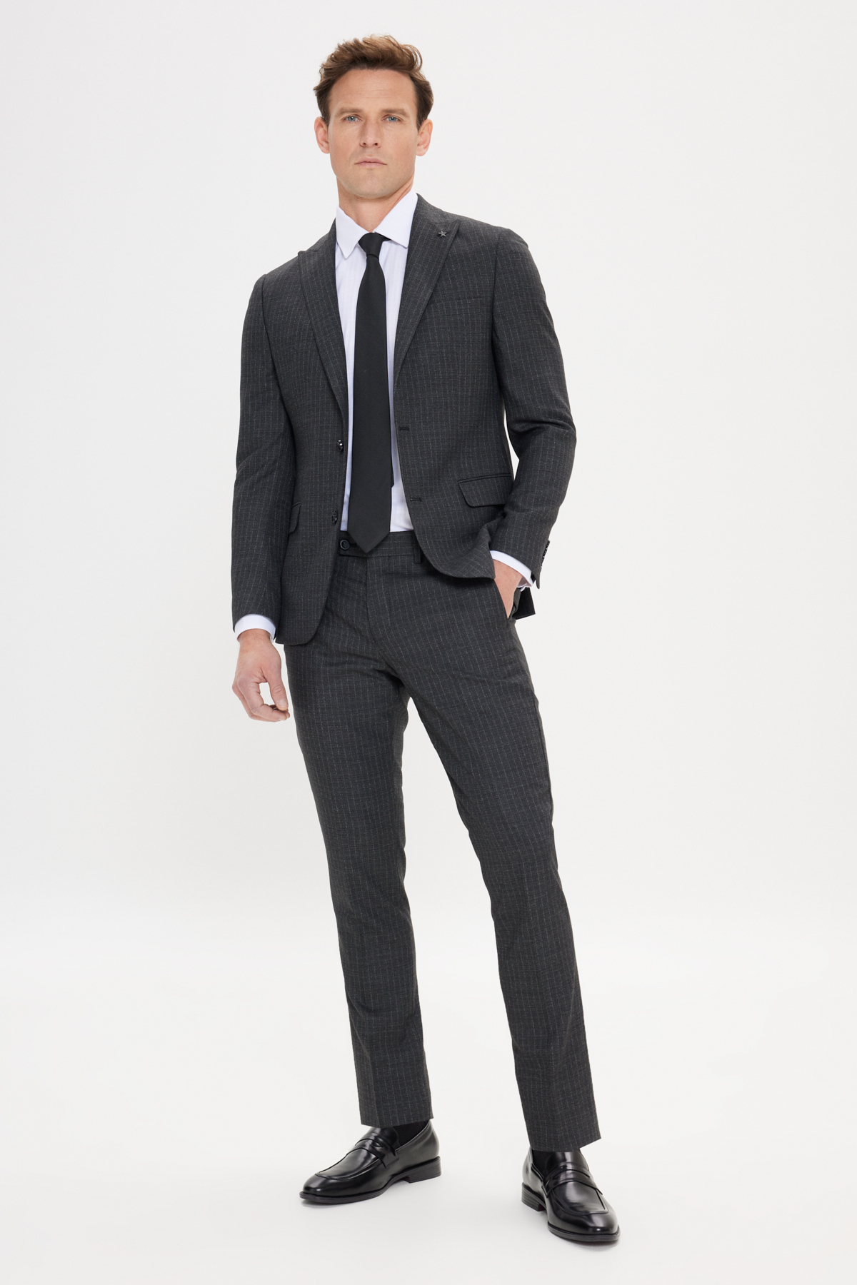 آلتین ییدلیز کلاسیکس کت و شلوار مردانه راه راه یقه برگردان آنتراسیت بسیار باریک و خوش‌دوخت