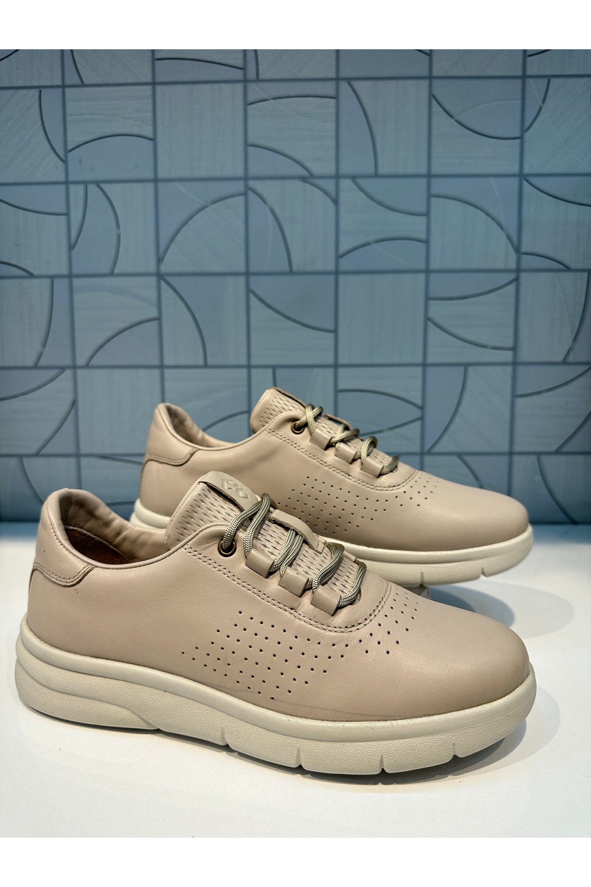 Barmea 245 Kadın BEJ Krem Baskı Detay Bağcıklı Hafif Taban Ortopedik Rahat Günlük Yürüyüş Ayakkabısı