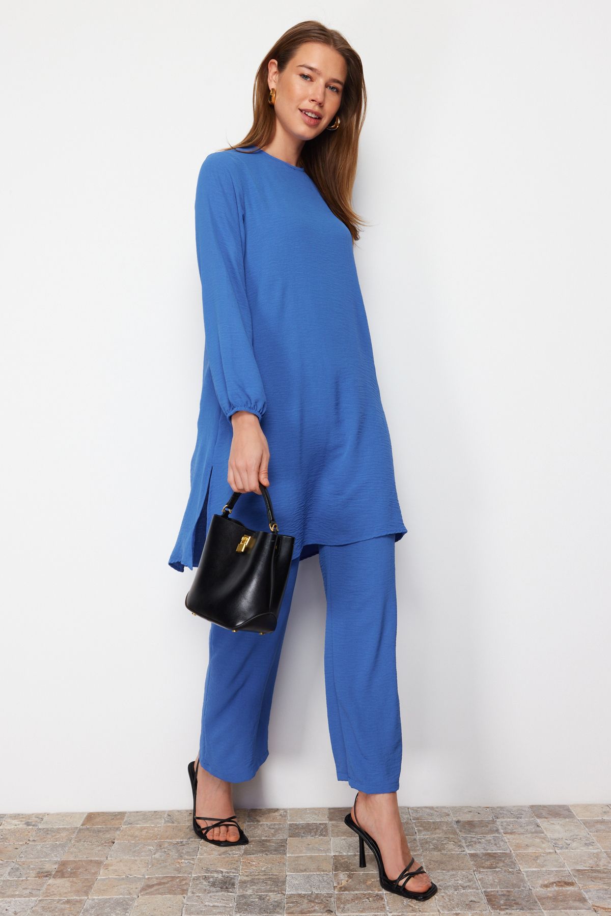 Trendyol Modest Indigová elastická souprava Aerobin Tunika-Kalhoty s širokým rukávem TCTSS22US0023