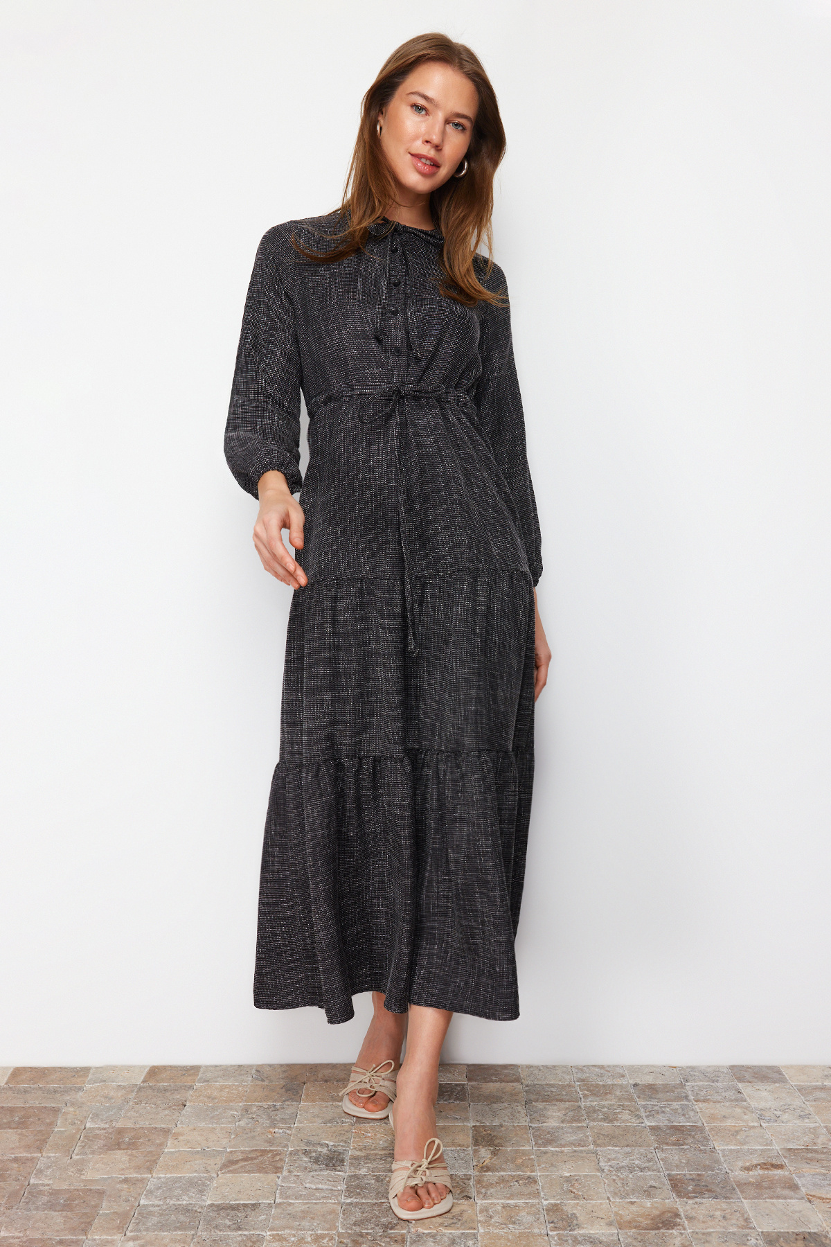 Trendyol Modest Czarna sznurowana spódnica z warstwową tkaną sukienką TCTAW22...