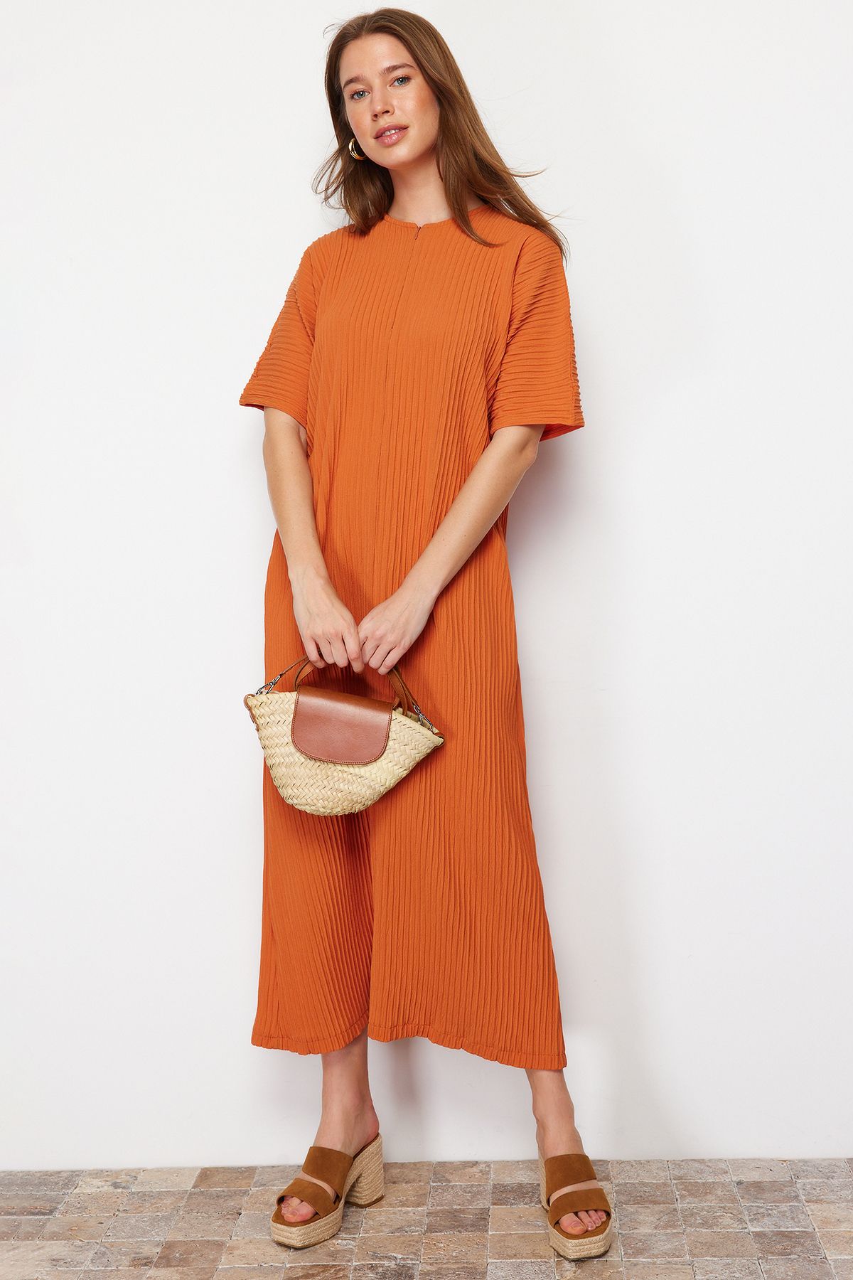 Trendyol Modest Szczegółowo Tkana Sukienka Z Suwakiem Z Przodu I Z Płytek Kobieta - 40