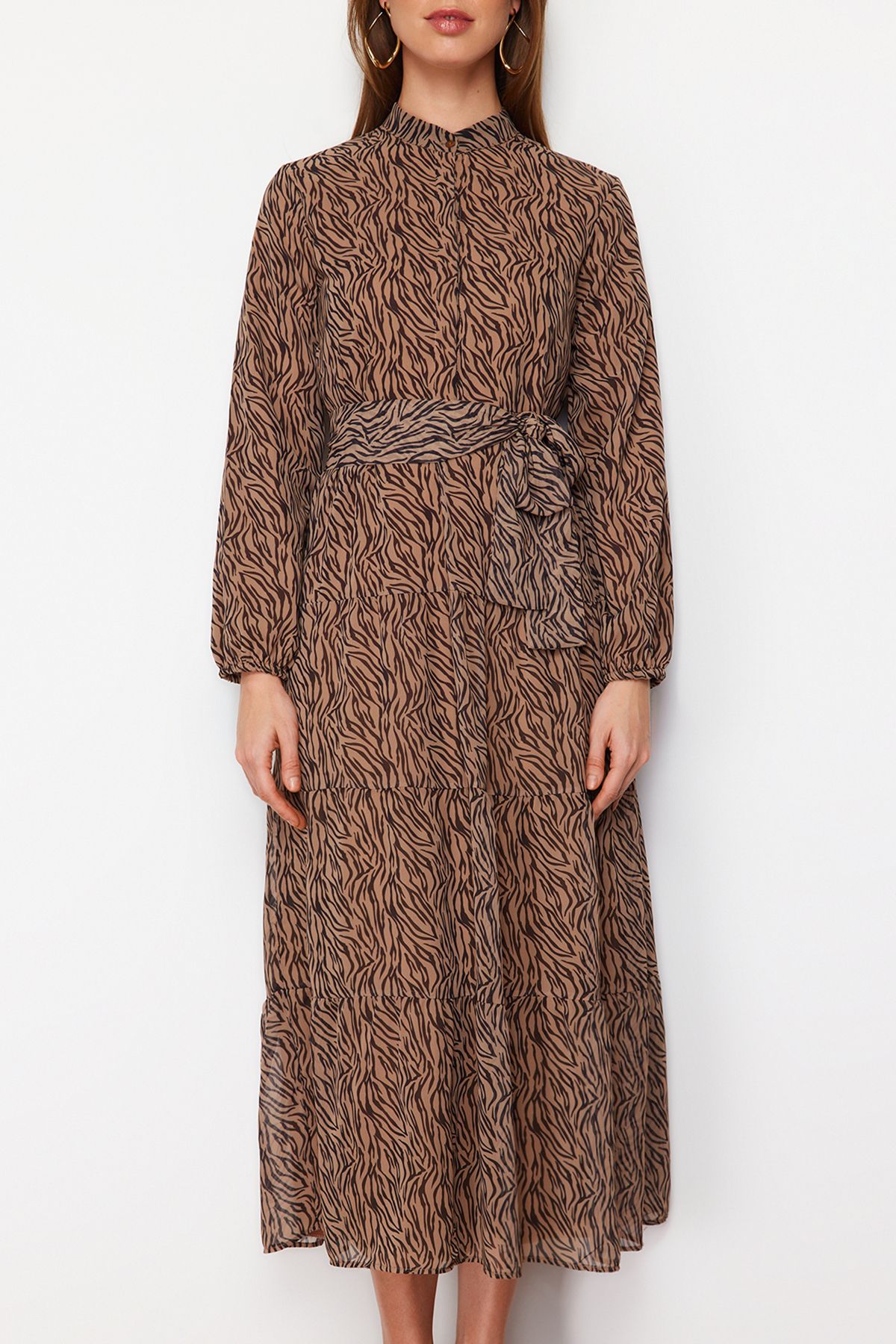 Trendyol Modest-Φόρεμα υφασμένο από σιφόν με λεπτομέρεια με σχέδιο καμήλας TCTSS21EL3346 4