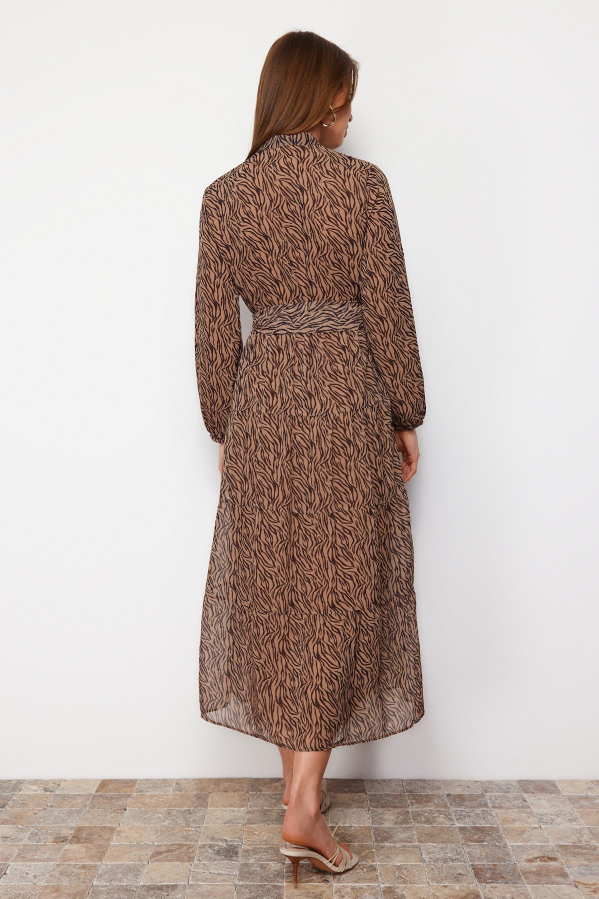 Trendyol Modest-Φόρεμα υφασμένο από σιφόν με λεπτομέρεια με σχέδιο καμήλας TCTSS21EL3346 6