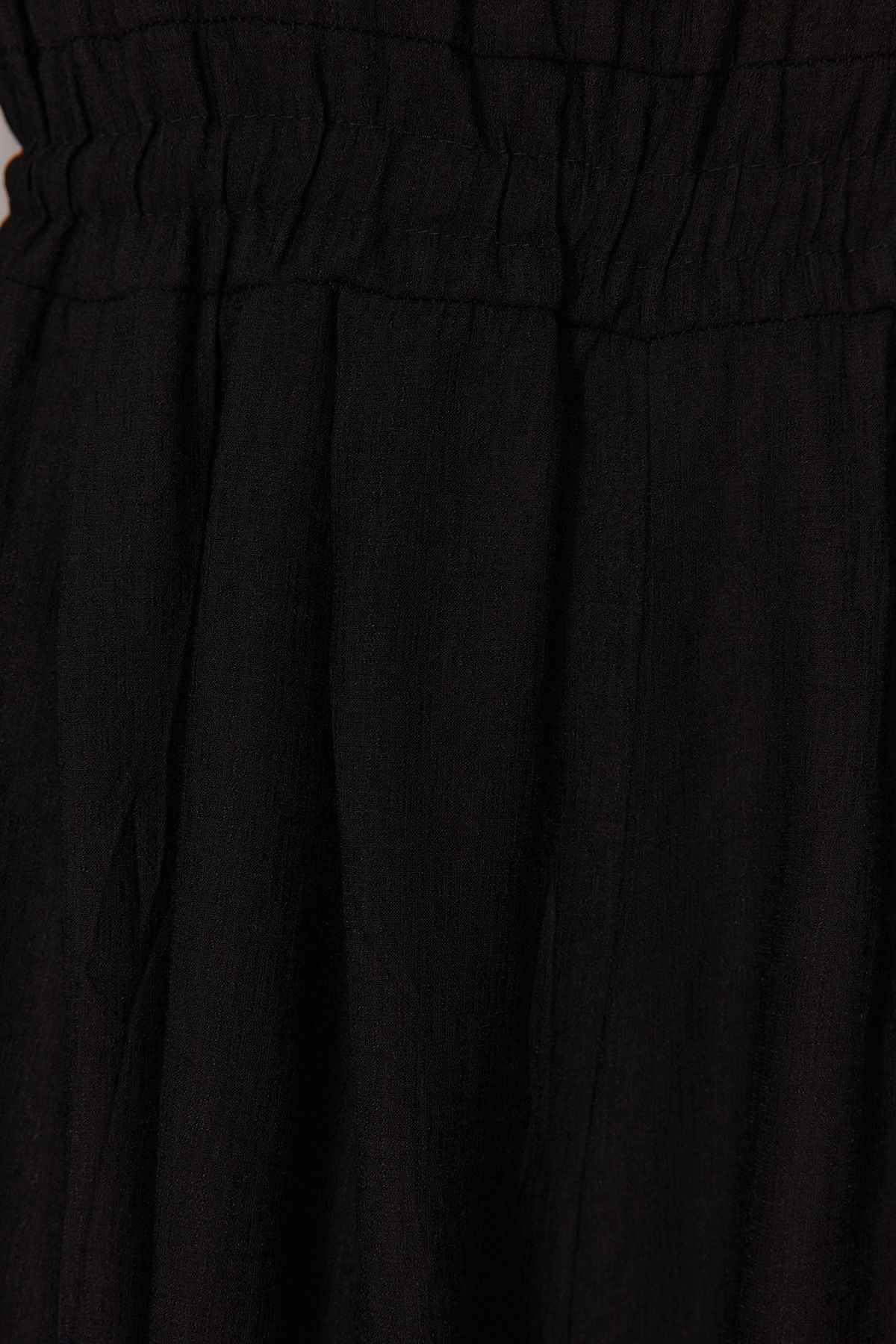 Trendyol Modest-Schwarzer Overall mit Rundhalsausschnitt, elastischer Taille, bequemer Schnitt und weitem Bein in Leinenoptik TCTSS21TU0206 5
