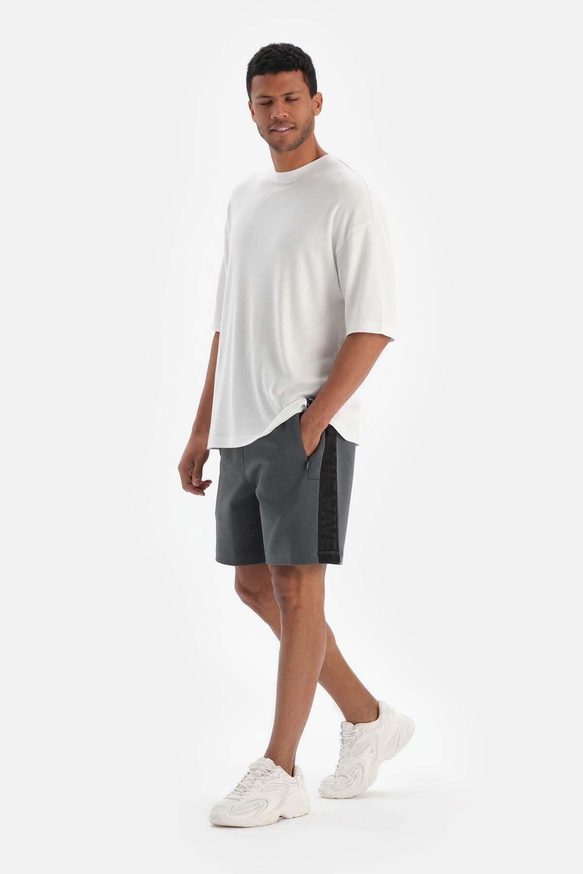Dagi-Men's Green Shorts - Side Print and Mesh Detail 3