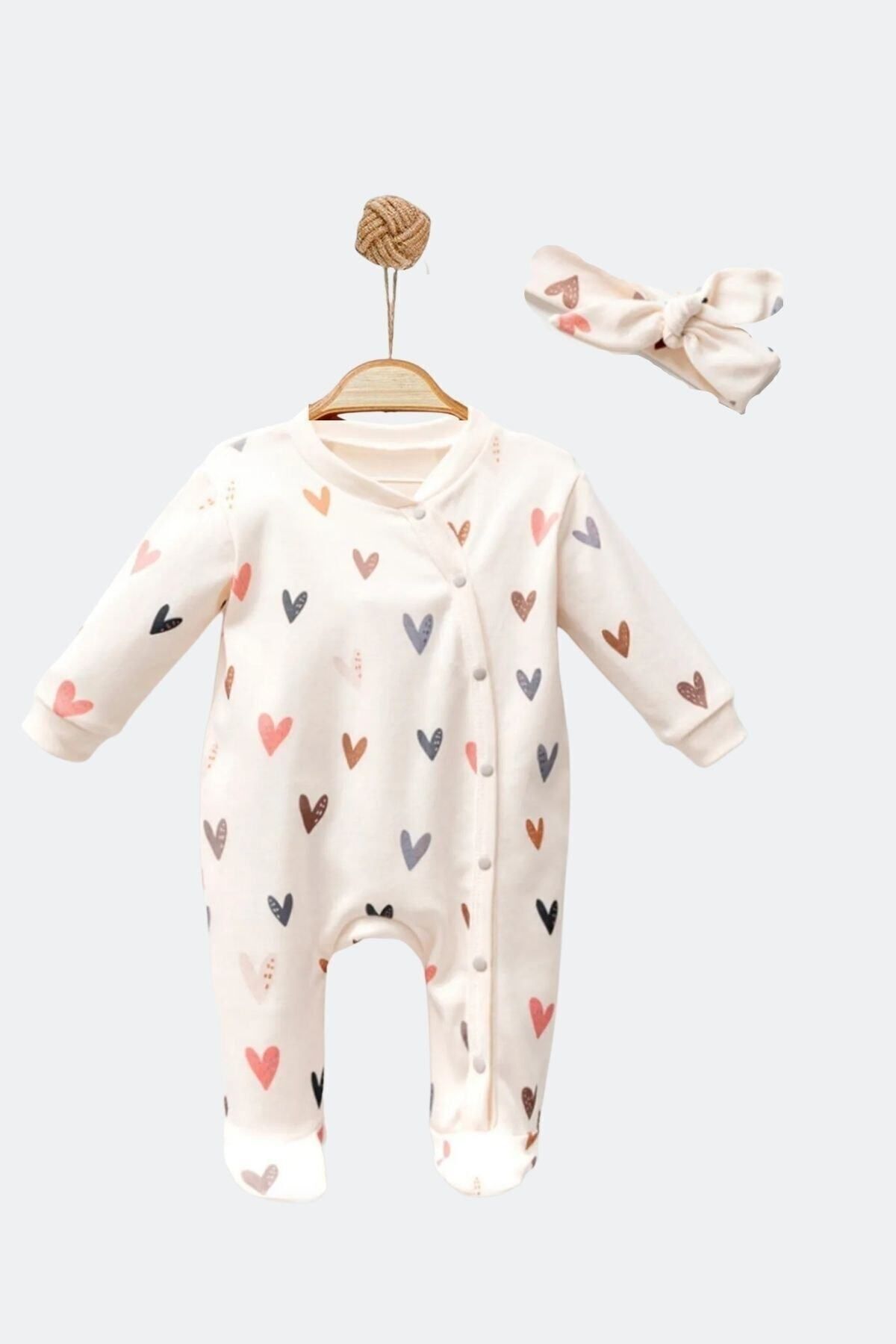 Minytrendy Kız Bebek %100 Organik Pamuk Kalp Baskılı Bandanalı Yenidoğan Hastane Çıkışı Tulum Bebek Set fotoğrafı 2 (önizleme)
