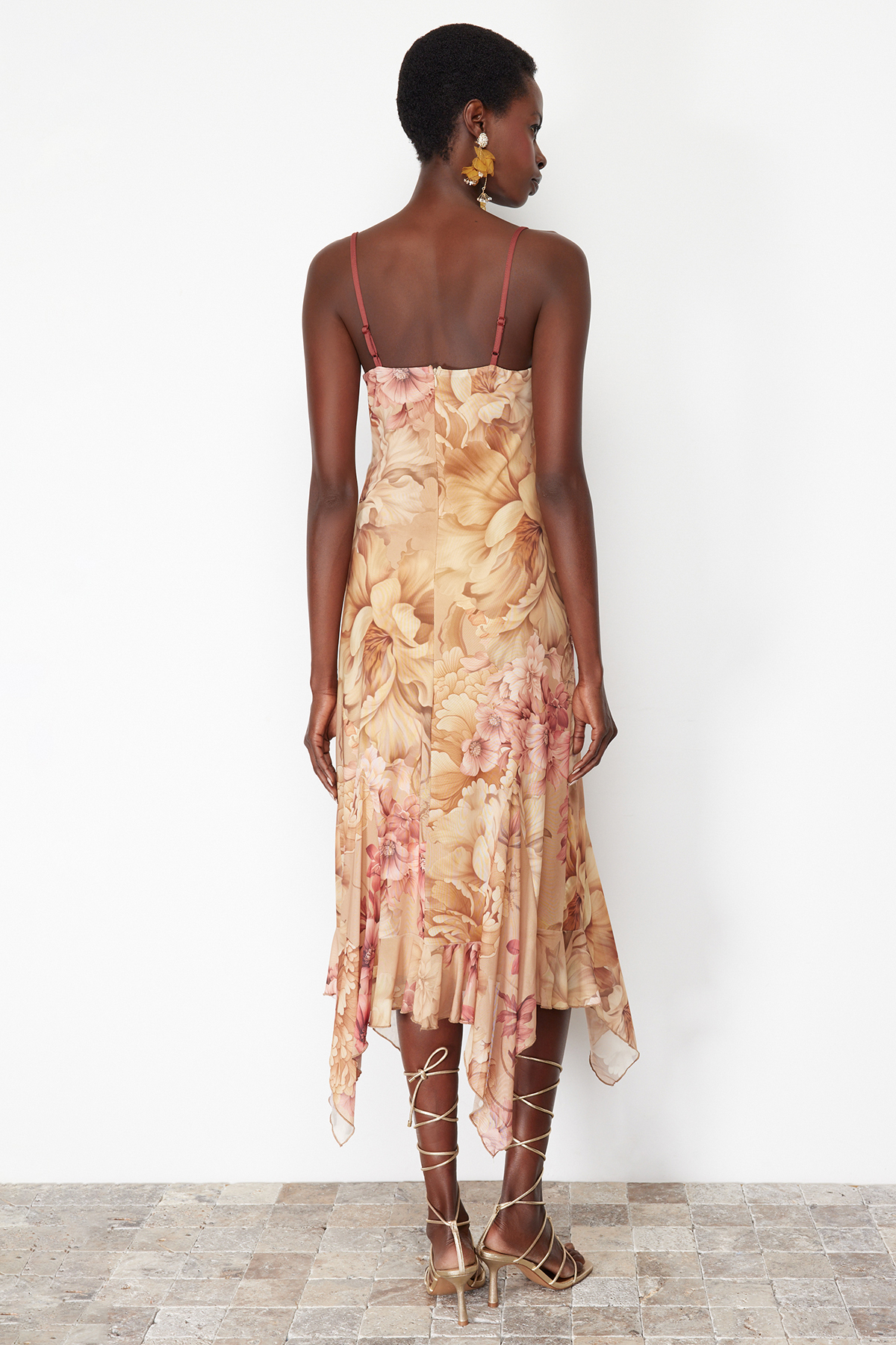 Trendyolmilla  Çok Renkli A-Kesim Çiçek Desenli Fırfırlı Örme Tül Elbise TPRSS24EL00133 - Görsel 6