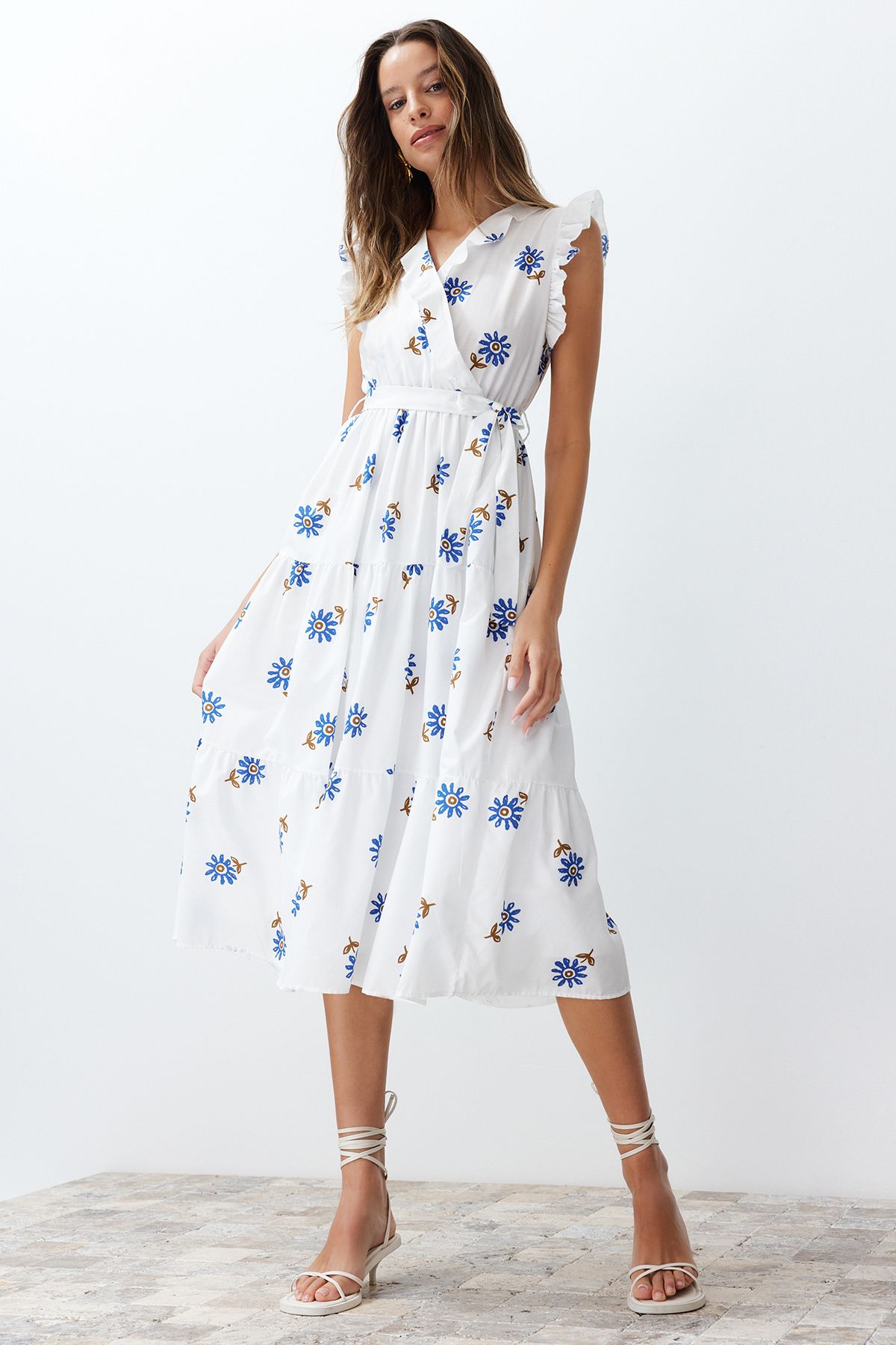 Trendyol Collection Midi Woven Šaty s bílým páskem A-line s dvouřadým límcem TWOSS24EL00914