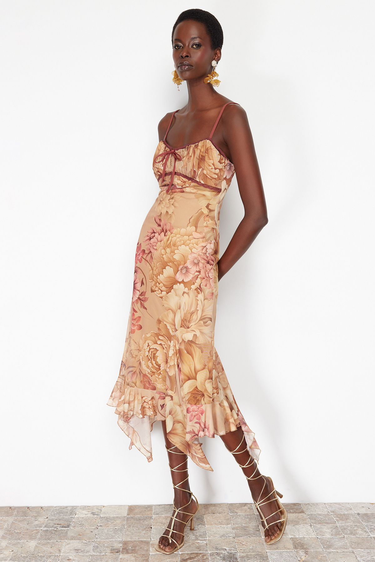 Trendyolmilla  Çok Renkli A-Kesim Çiçek Desenli Fırfırlı Örme Tül Elbise TPRSS24EL00133 - Görsel 3