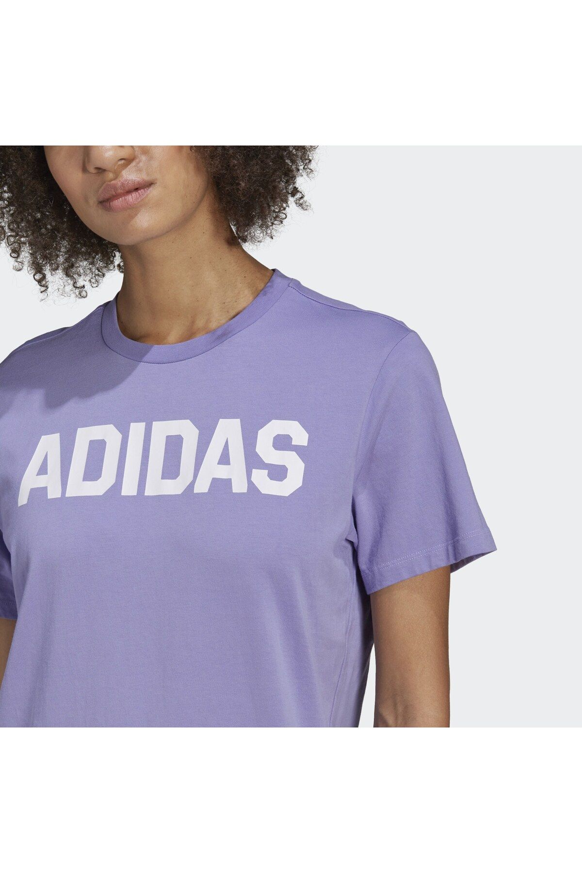 adidas adidas تی‌شرت بسکتبالی خیابانی با طراحی فراوان