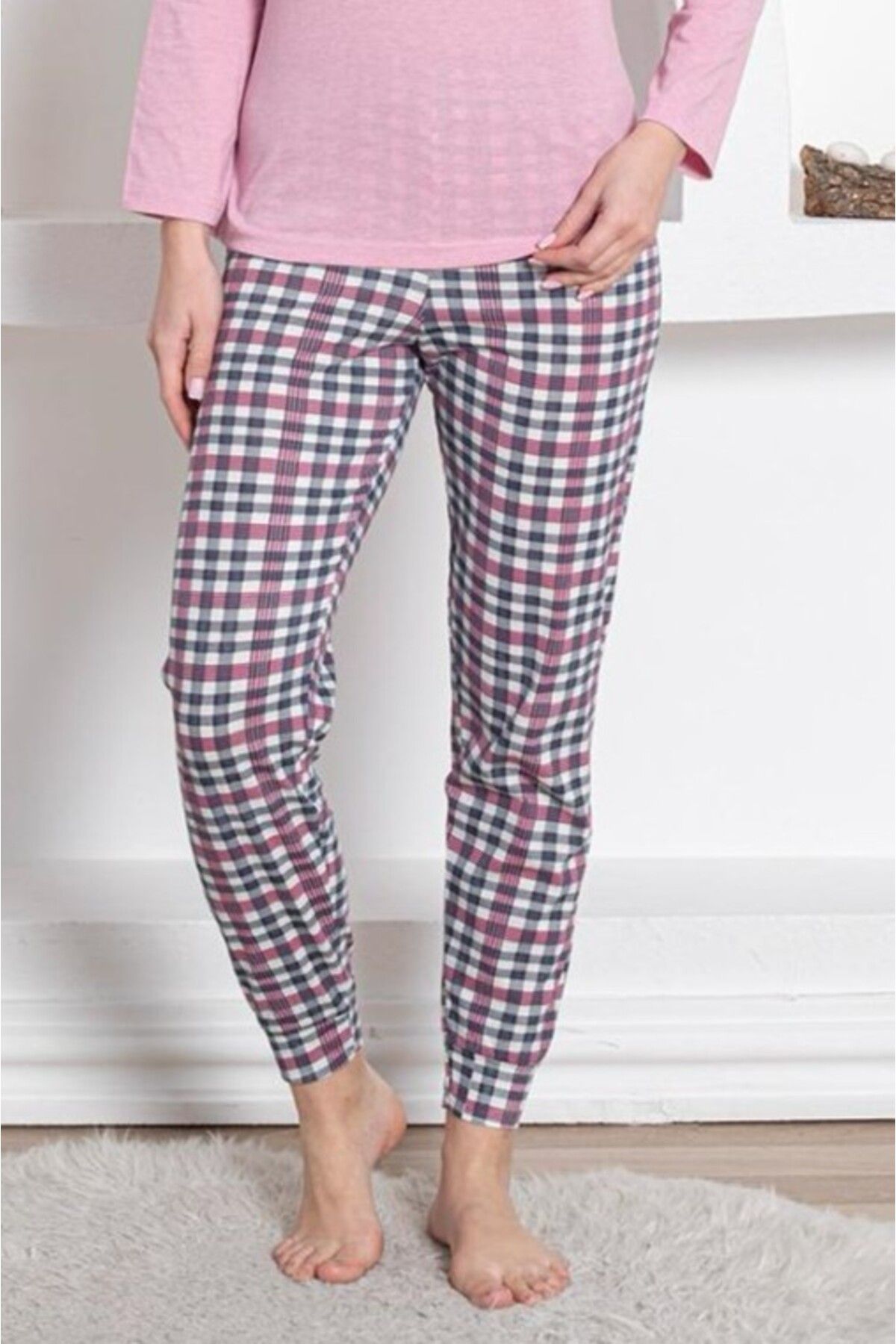 Farya Home-Dreamy Cotton Long Sleeve Patterned Pajama Set with Cuffed Legs 3