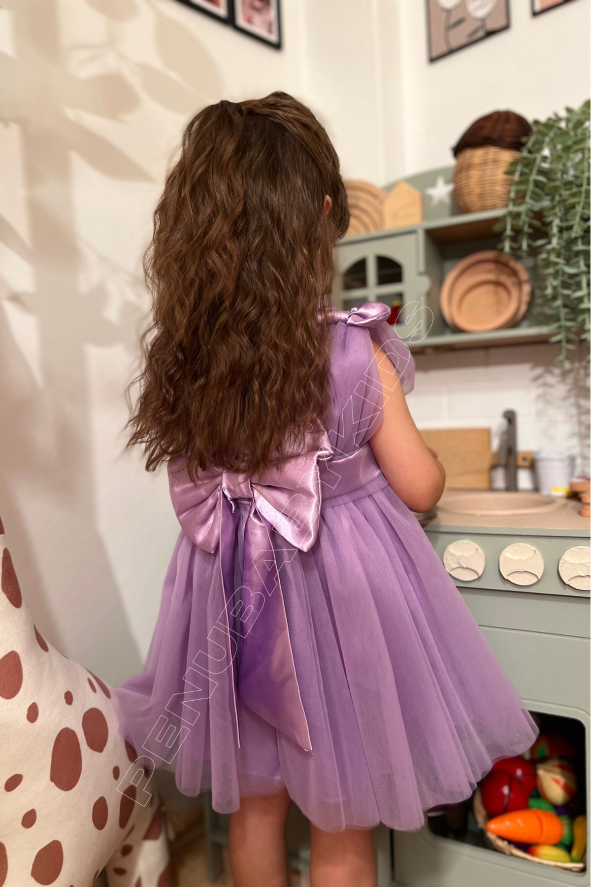 penu baby kids Lila Üstü Saten Arkası Büyük Fiyonk Omuzdan Küçük Fiyonk Detaylı Tül Kız Çocuk Kız Bebek Elbise fotoğrafı 3 (önizleme)