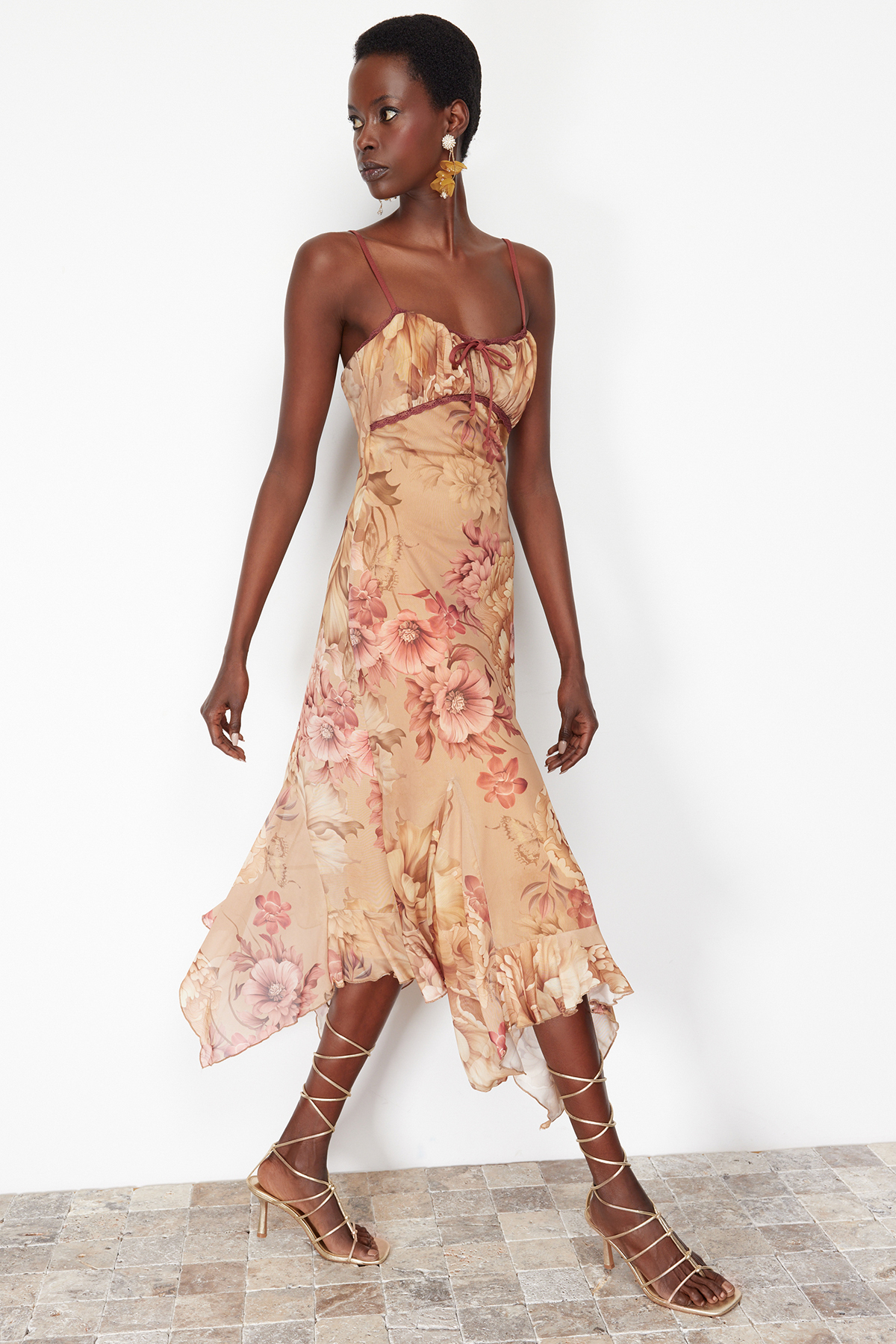 Trendyolmilla  Çok Renkli A-Kesim Çiçek Desenli Fırfırlı Örme Tül Elbise TPRSS24EL00133 - Görsel 2