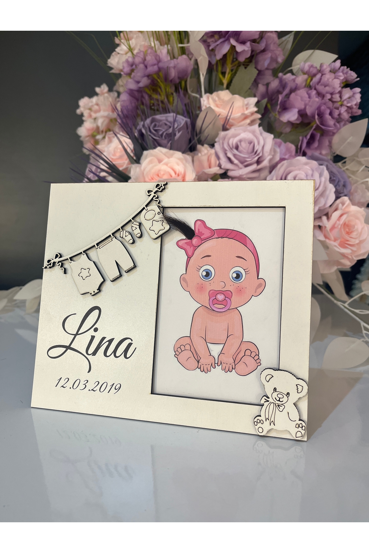 samsunlazer Bebek Saç çerçevesi ahşap Anı çerçevesi kişiye özel isimli tarihli çerçeve fotoğrafı 2 (önizleme)