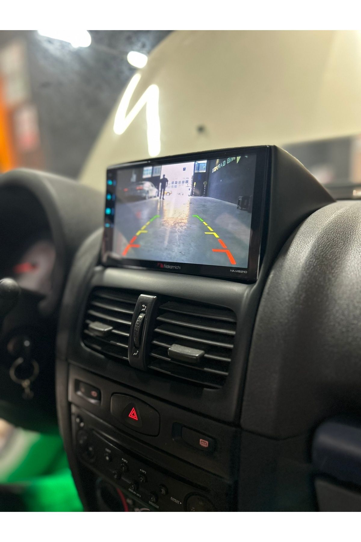 Custom Pluss-Renault Clio 2 Android 12 Compatible Multimedia Carplay 4GB RAM+64GB HDD Navigation Display 4