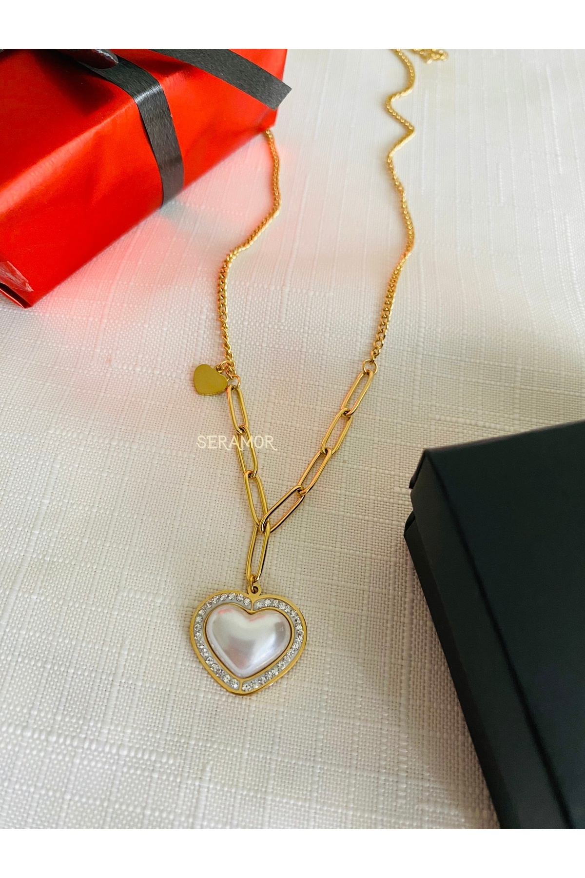 Glittering Pearl hearted trendless steel necklace