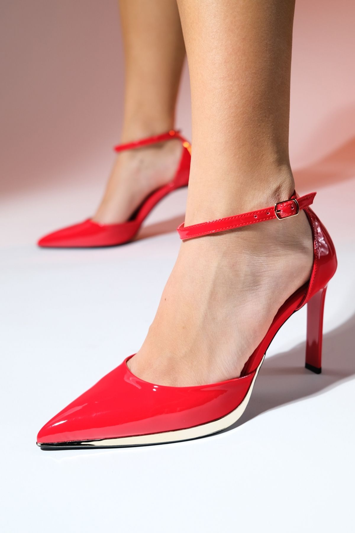 استیلتو قرمز زنانه Boleyn Red Patent چرمی Beater luvishoes