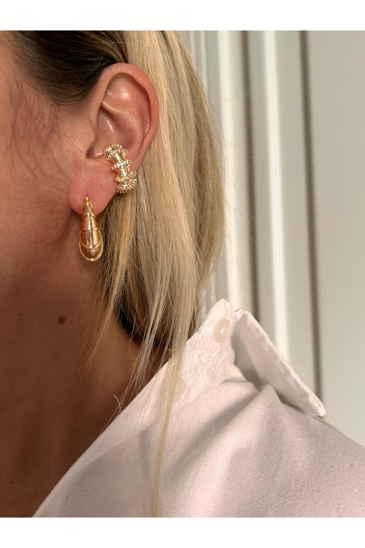 Gold Tırtıklı Minik Taşlı Kıkırdak Küpe Cuff 3