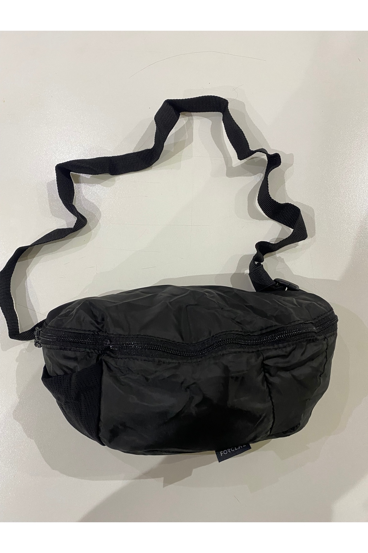 کیف کمری Decathlon دکاتلون تاشو روزمره و مناسب سفر فورکلاس - مشکی - مناسب سفر 2 لیتر اورجینال - تصویر 3
