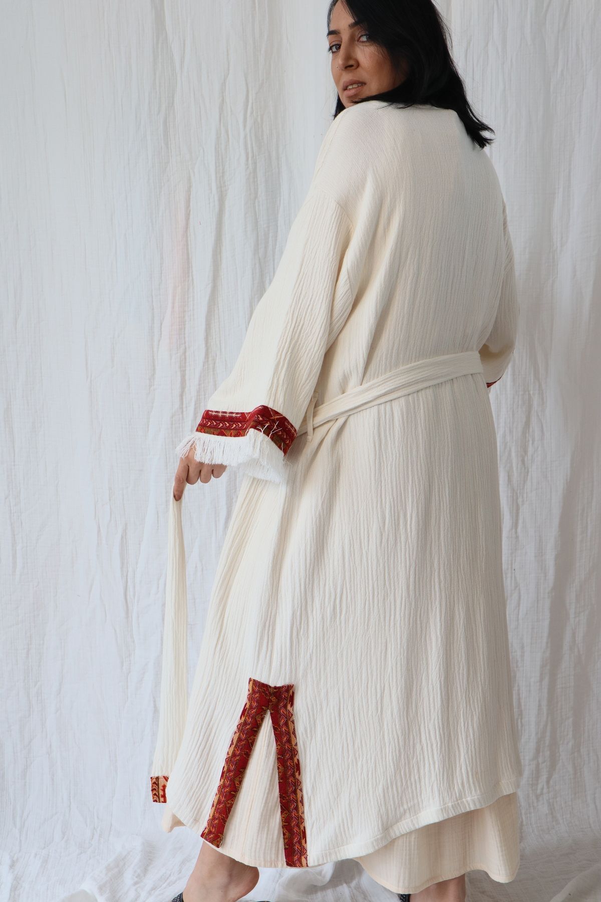 Su Koleksiyon-Tarsus Red Rug Border Muslin Kaftan 3