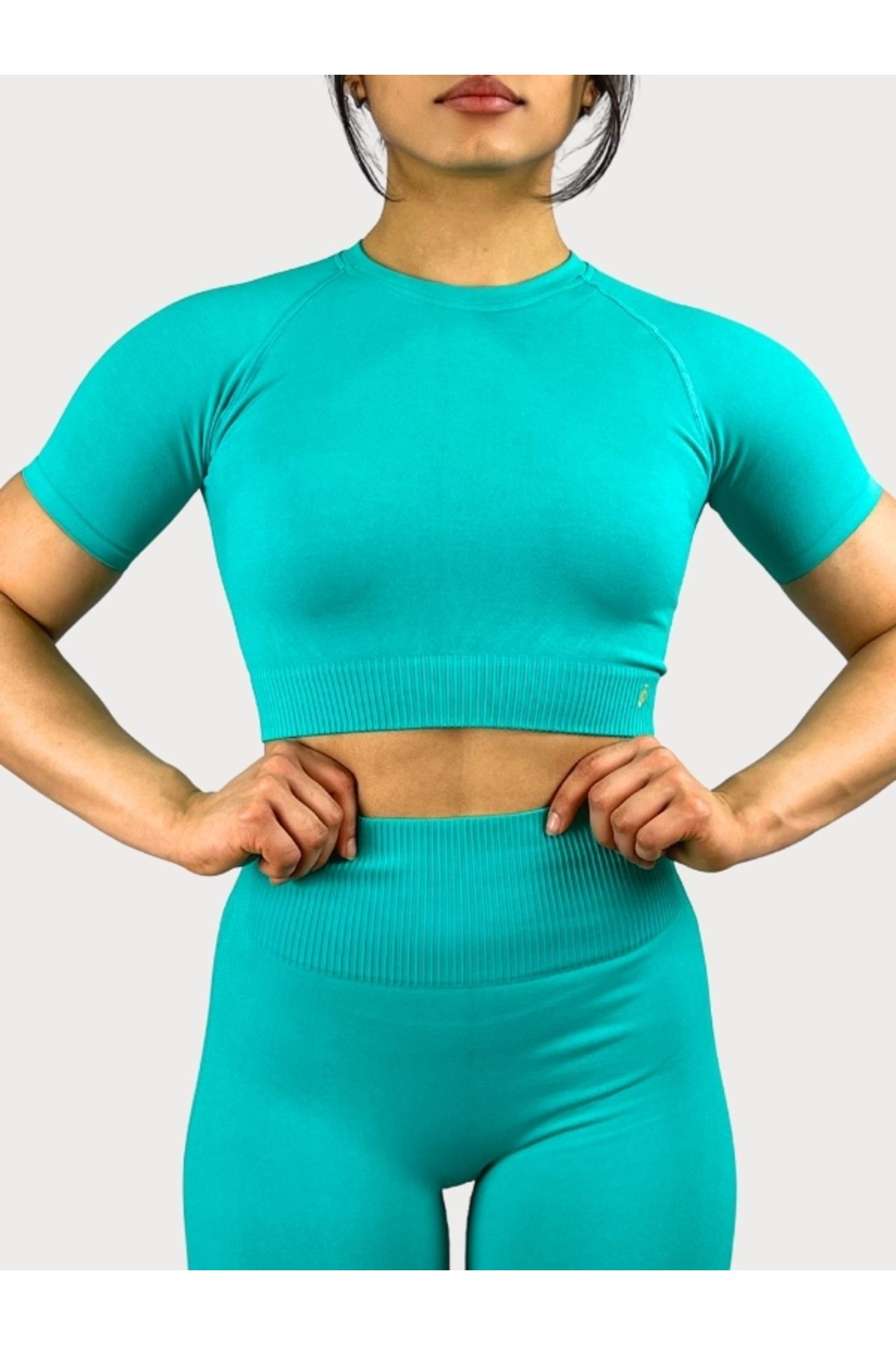 Sporcum-قميص رياضي نسائي قصير بأكمام قصيرة مرن بدون خياطة باللون الفيروزي - سلسلة ليليوم 6